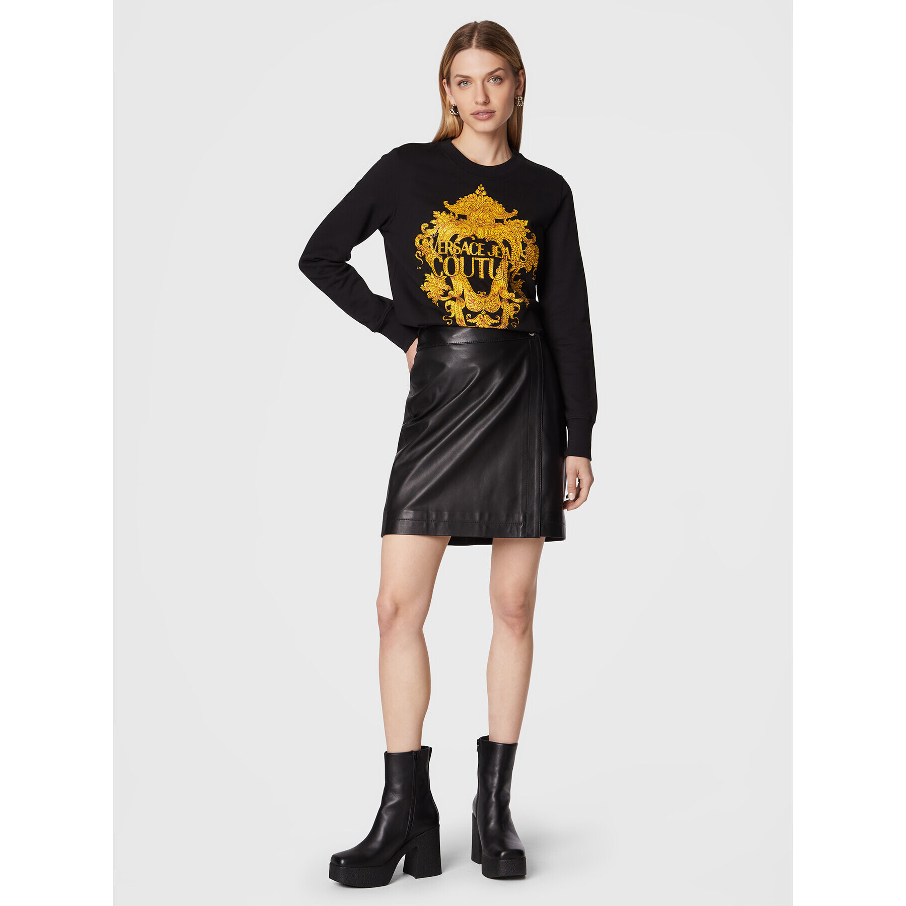 Versace Jeans Couture Суитшърт Baroque Crystal 73HAIP02 Черен Regular Fit - Pepit.bg