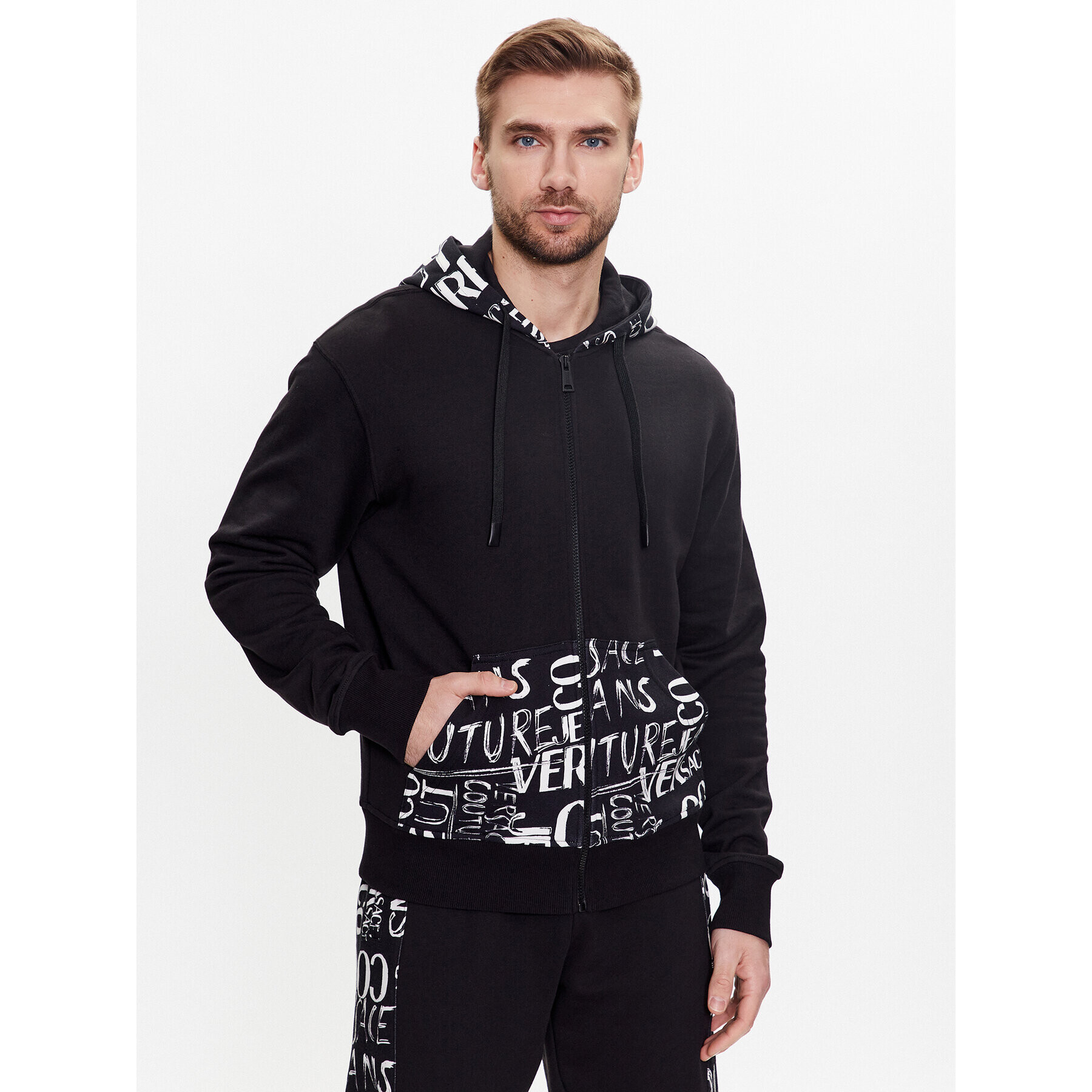 Versace Jeans Couture Суитшърт Logo 74GAI3Z2 Черен Regular Fit - Pepit.bg