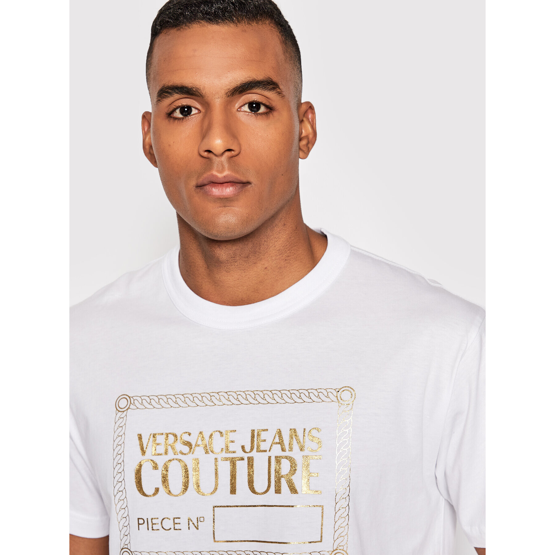 Versace Jeans Couture Тишърт 73GAHT31 Бял Regular Fit - Pepit.bg