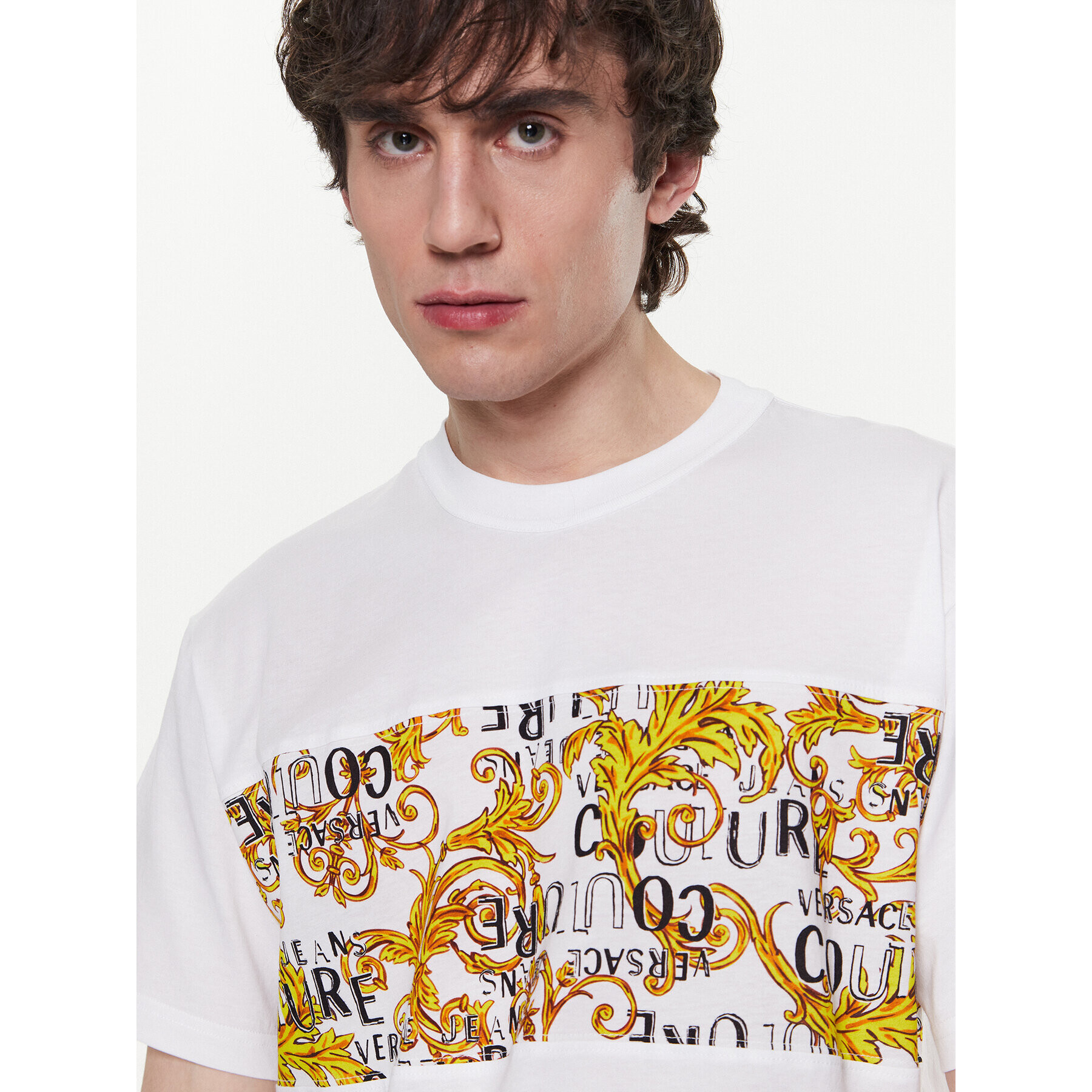 Versace Jeans Couture Тишърт 74GAH617 Бял Regular Fit - Pepit.bg