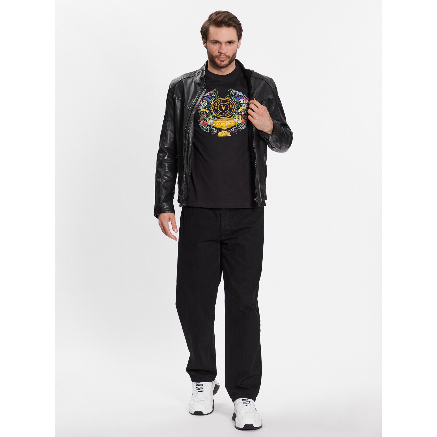 Versace Jeans Couture Тишърт 74GAHF01 Черен Regular Fit - Pepit.bg