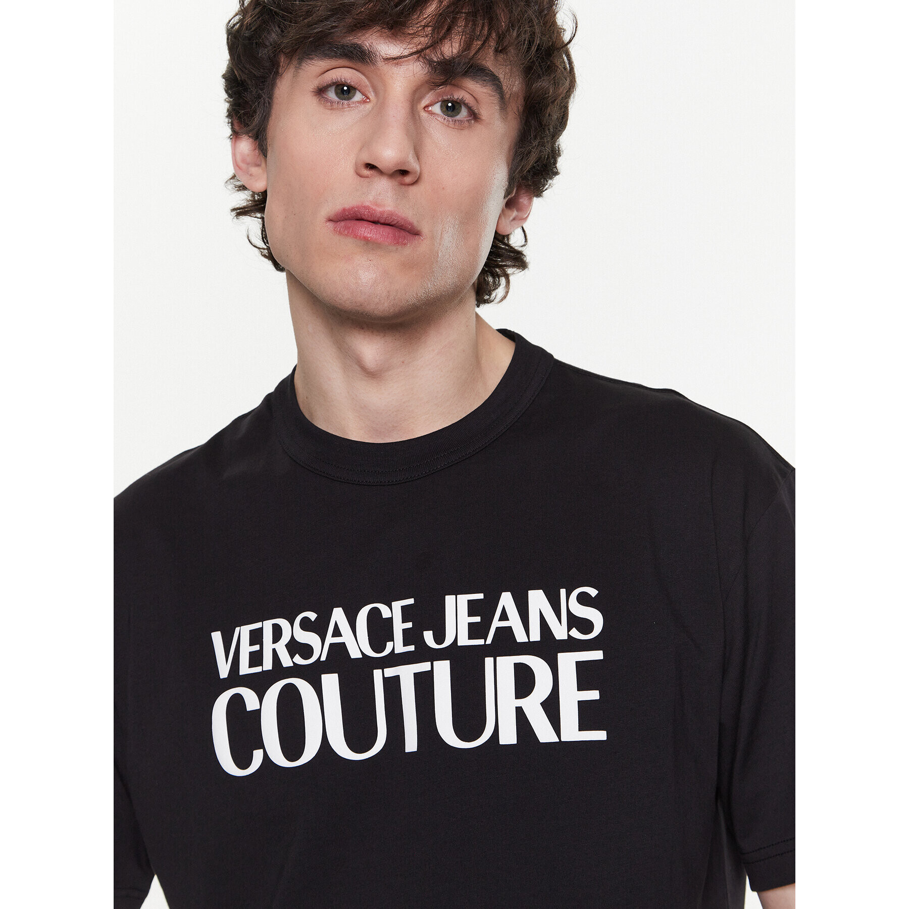 Versace Jeans Couture Тишърт 74GAHT03 Черен Regular Fit - Pepit.bg