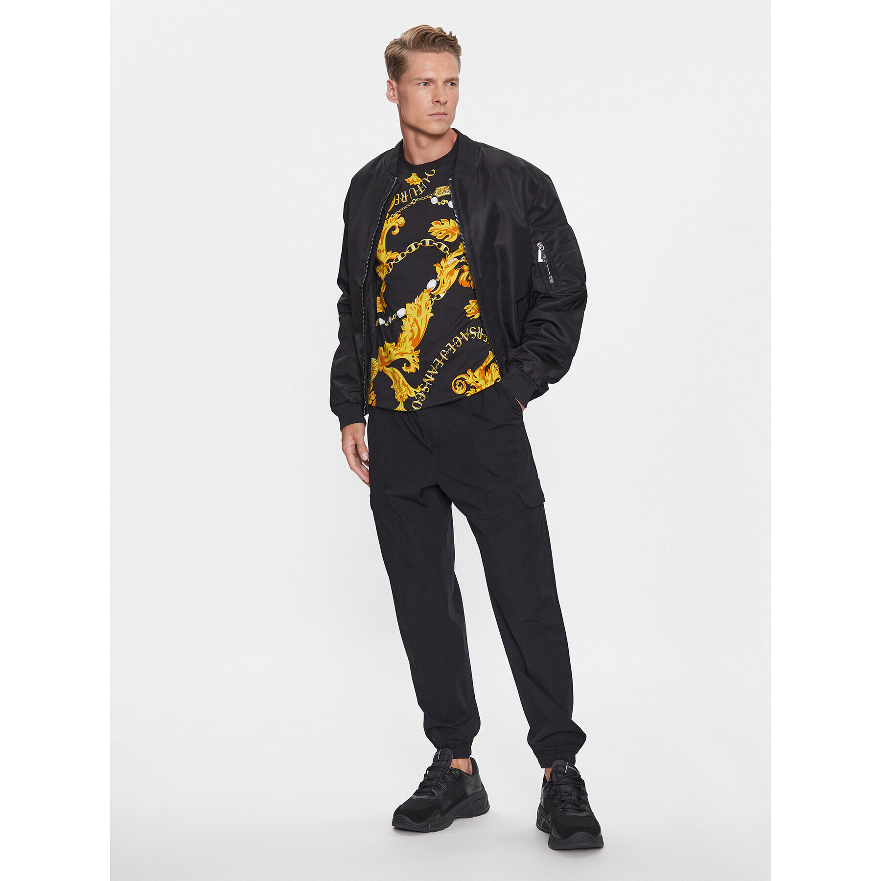 Versace Jeans Couture Тишърт 75GAH6S0 Черен Regular Fit - Pepit.bg