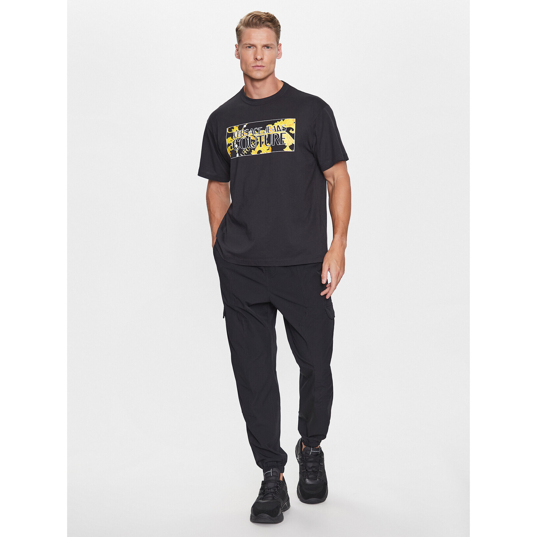 Versace Jeans Couture Тишърт 75GAHE01 Черен Regular Fit - Pepit.bg