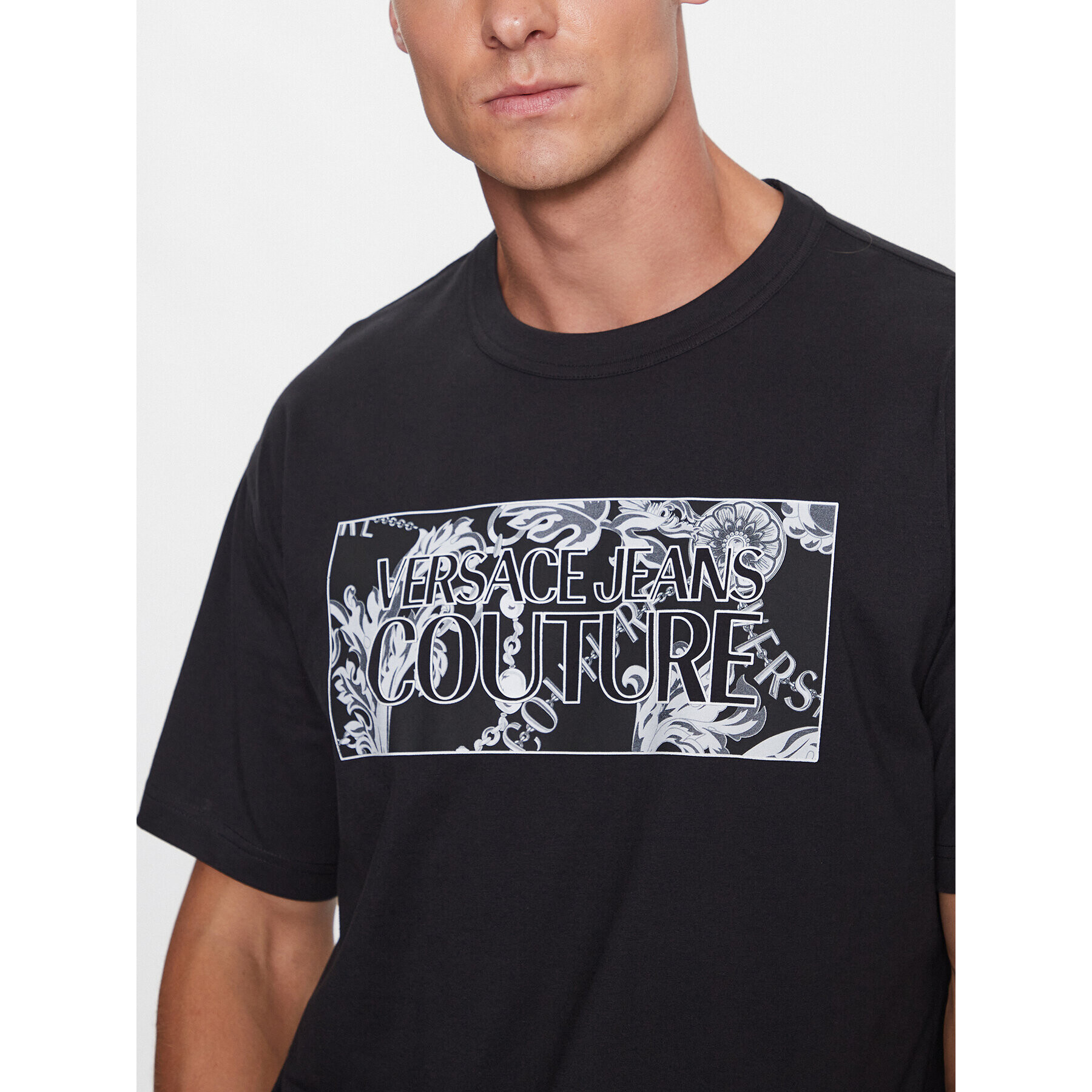 Versace Jeans Couture Тишърт 75GAHE01 Черен Regular Fit - Pepit.bg