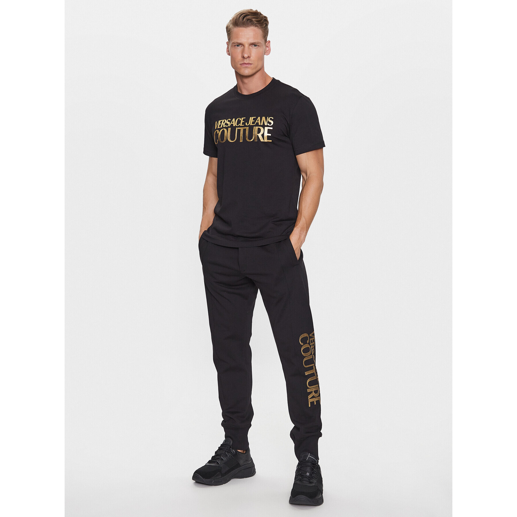 Versace Jeans Couture Тишърт 75GAHT01 Черен Regular Fit - Pepit.bg