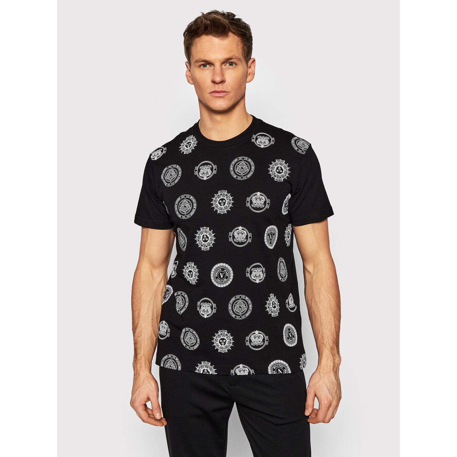 Versace Jeans Couture Тишърт Outline Coin 72GAH6S4 Черен Slim Fit - Pepit.bg