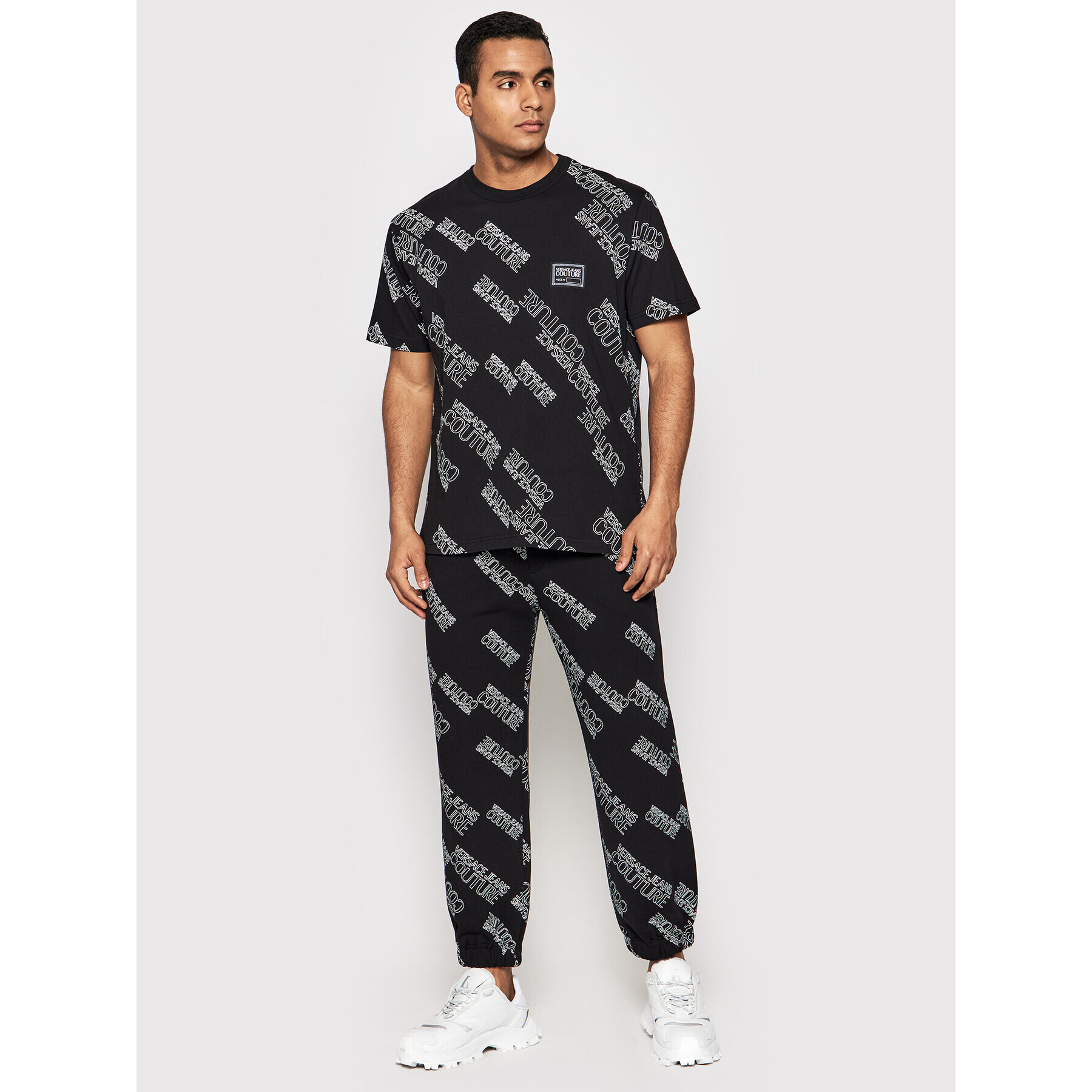Versace Jeans Couture Тишърт Print Logo 72GAH6R3 Черен Regular Fit - Pepit.bg