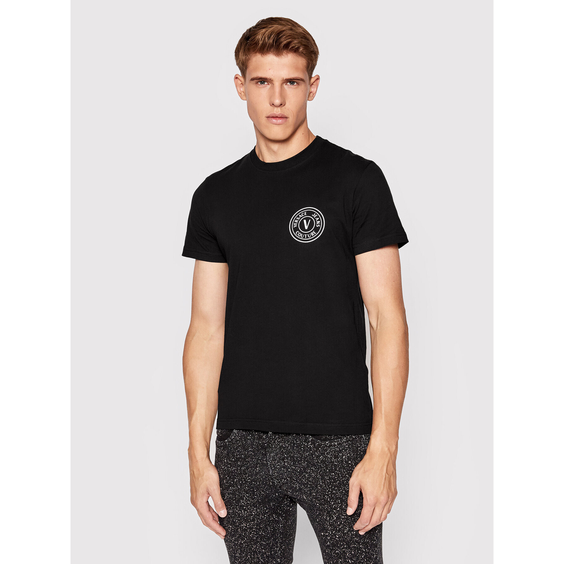 Versace Jeans Couture Тишърт Vemblem Rub 73GAHT06 Черен Regular Fit - Pepit.bg