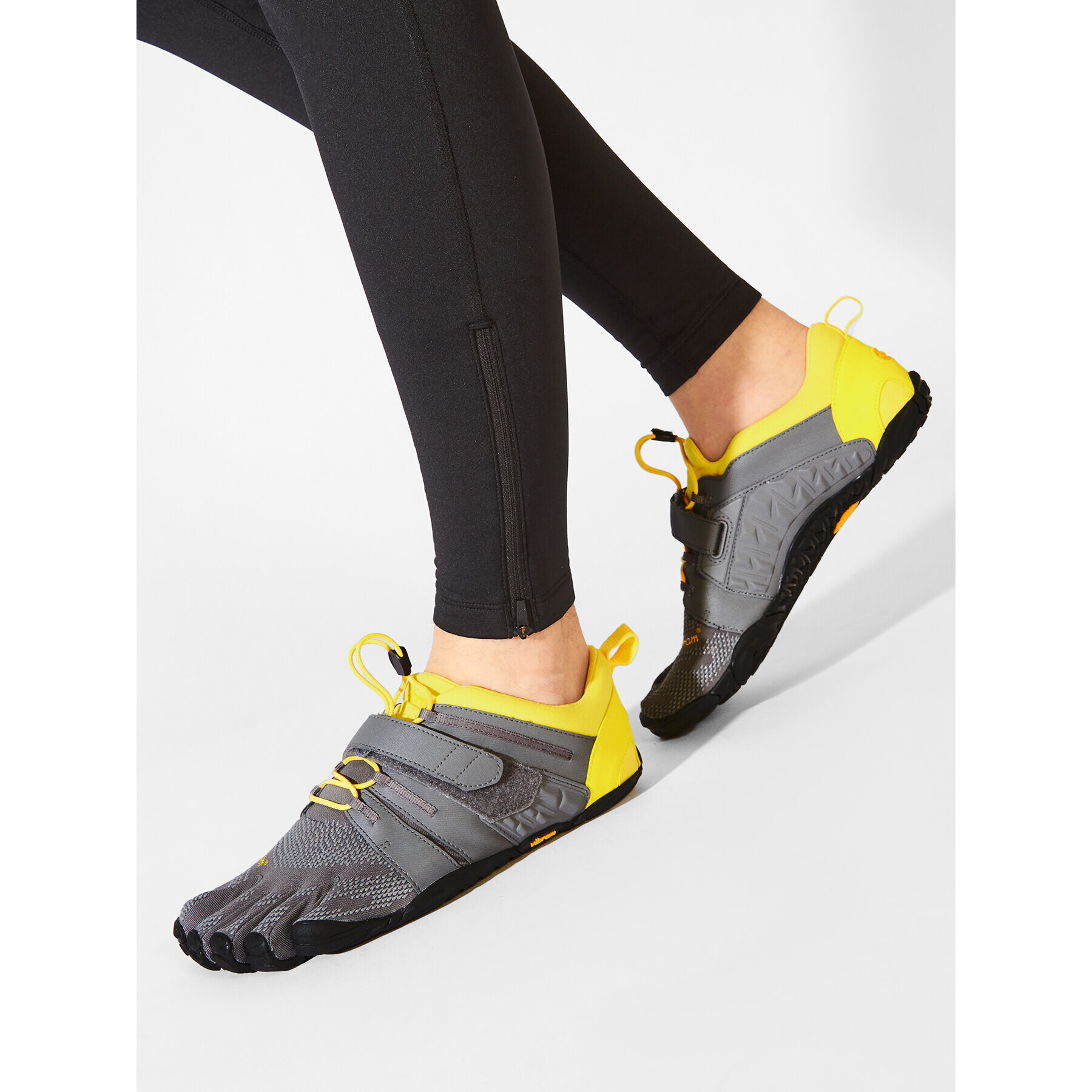 Vibram Fivefingers Обувки V-Train 2.0 21M7701 Сив - Pepit.bg