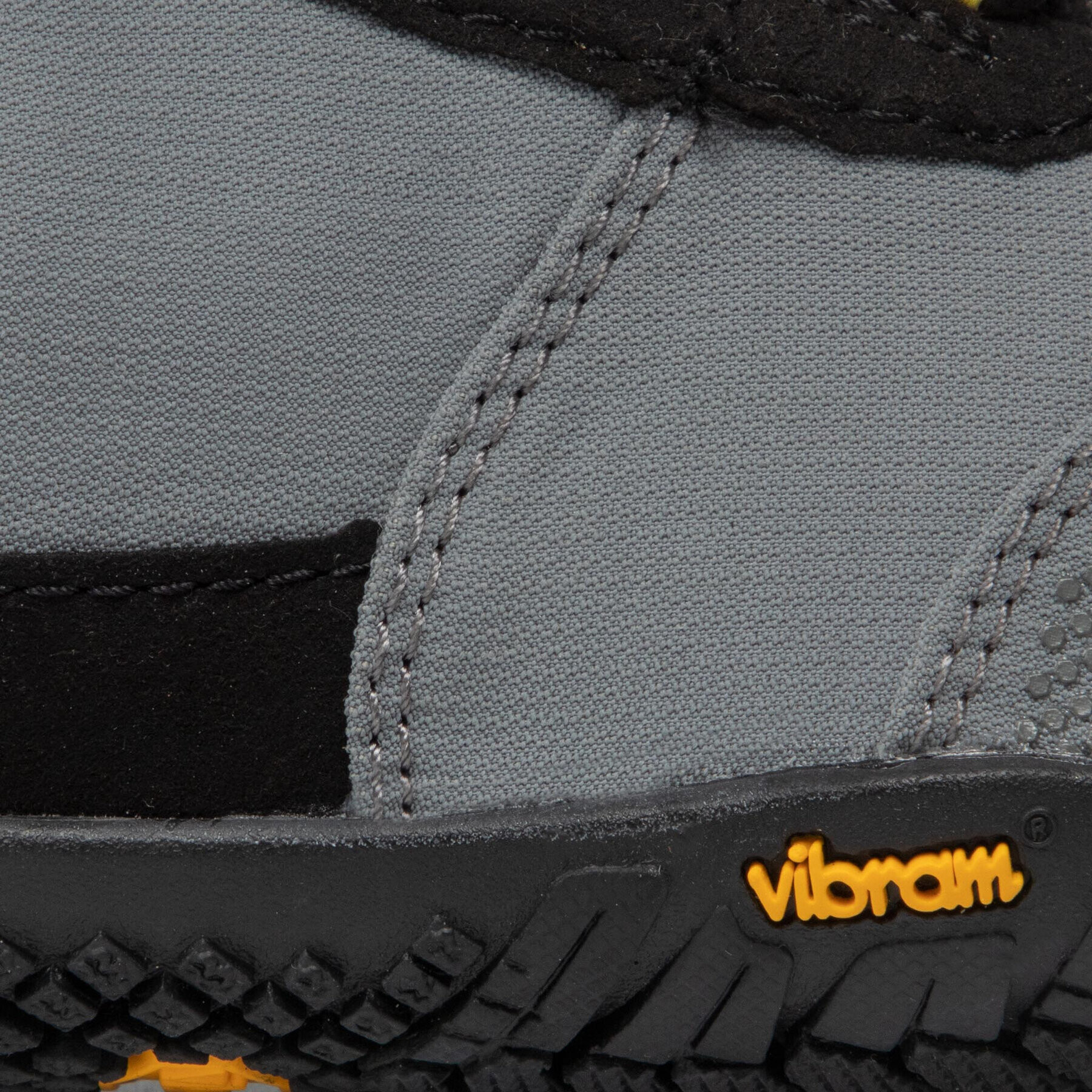 Vibram Fivefingers Обувки V-Treck 19W7402 Сив - Pepit.bg