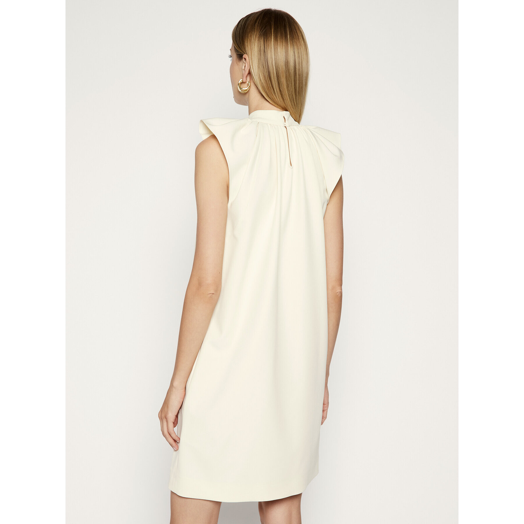 Victoria Victoria Beckham Коктейлна рокля Fluid Crepe 2220WDR001185A Бял Regular Fit - Pepit.bg