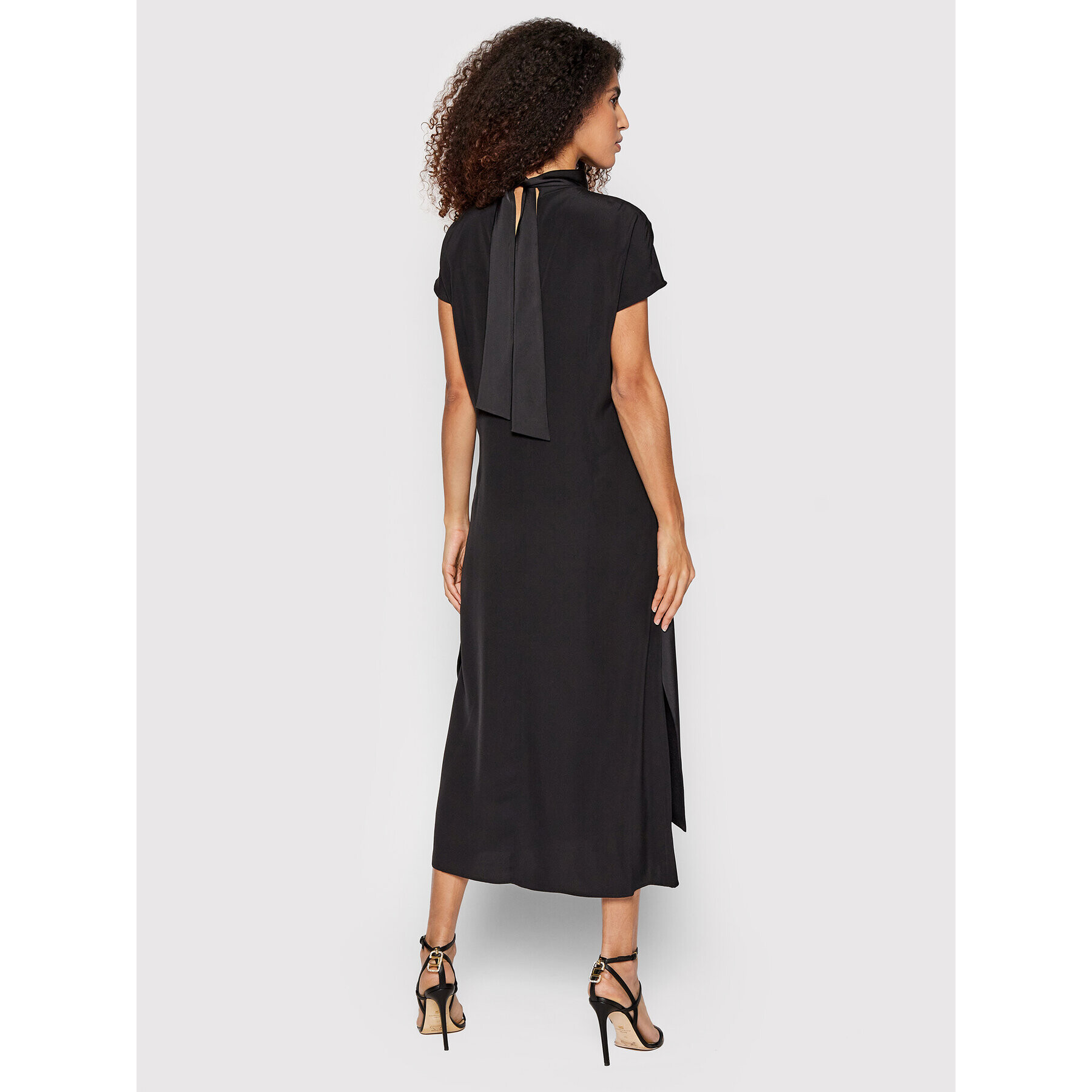 Victoria Victoria Beckham Коктейлна рокля Satin Crepe 2320WDR001424A Черен Regular Fit - Pepit.bg