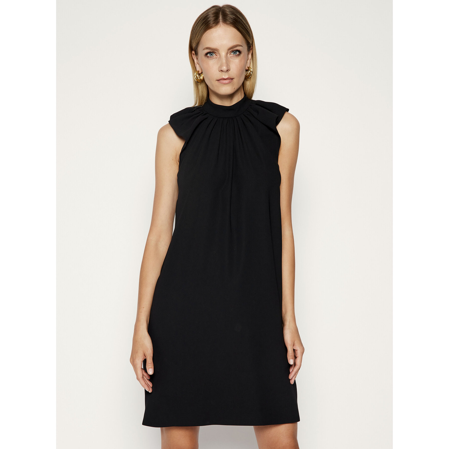 Victoria Victoria Beckham Коктейлна рокля Fluid Crepe 2220WDR001185B Черен Regular Fit - Pepit.bg