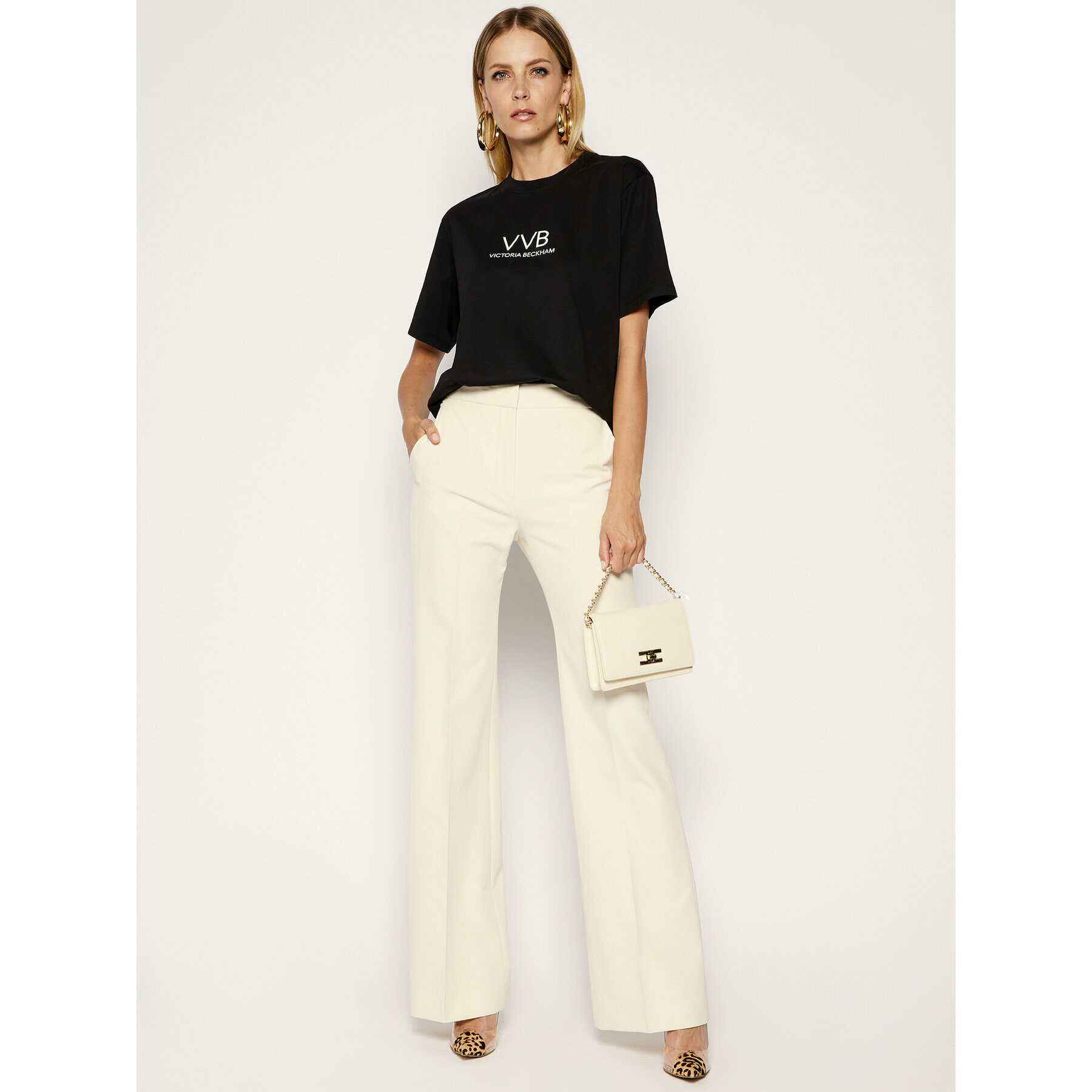 Victoria Victoria Beckham Текстилни панталони Fluid Crepe 2220WTR000947B Бежов Regular Fit - Pepit.bg