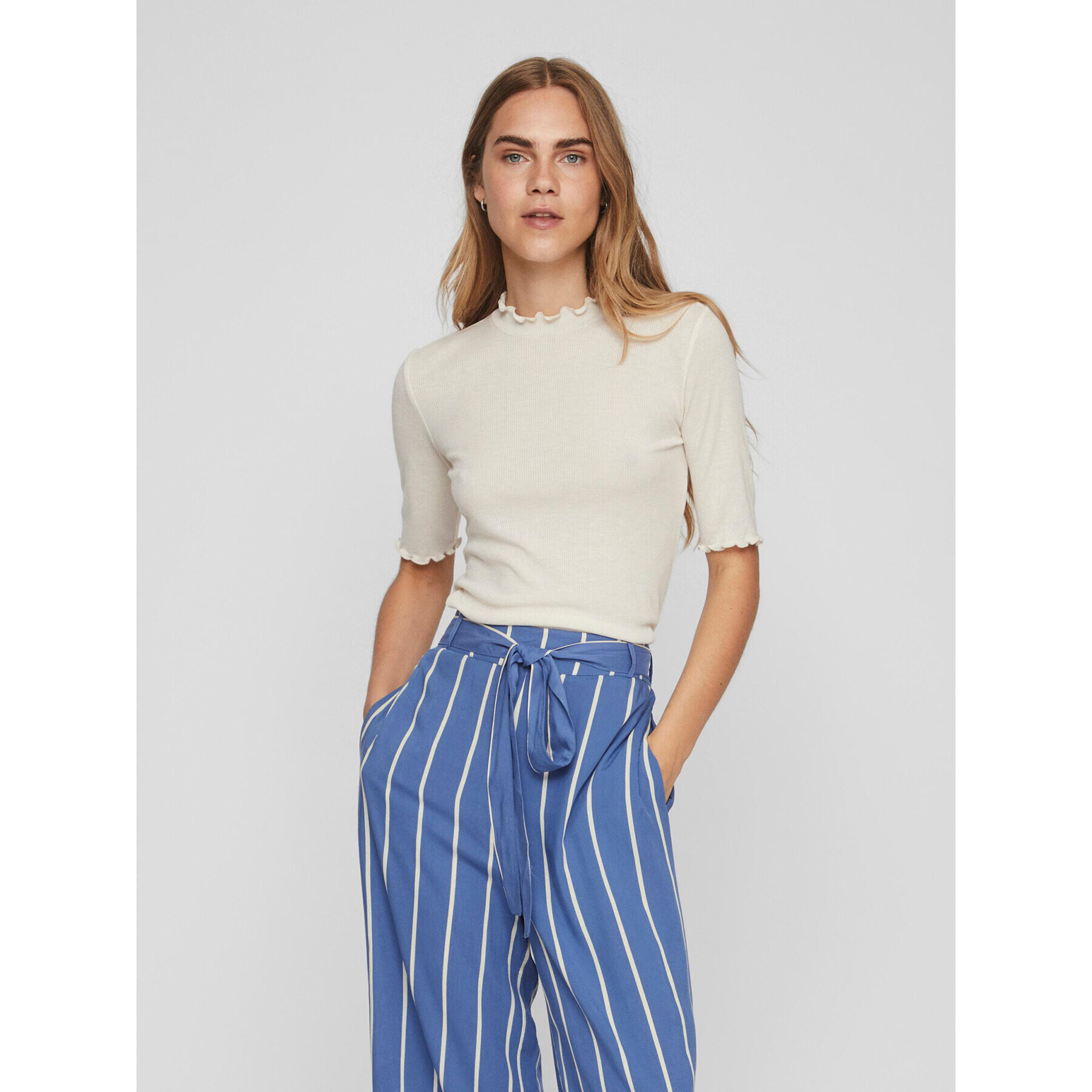 Vila Блуза 14088347 Бежов Slim Fit - Pepit.bg