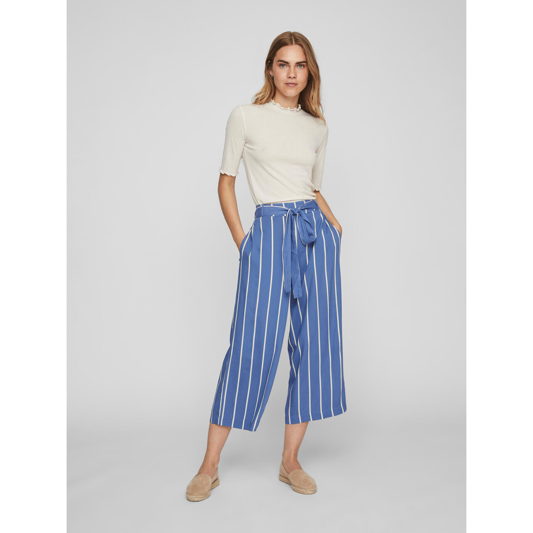 Vila Блуза 14088347 Бежов Slim Fit - Pepit.bg