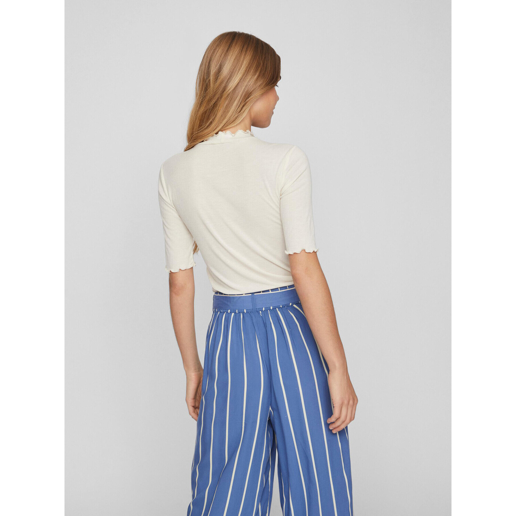 Vila Блуза 14088347 Бежов Slim Fit - Pepit.bg