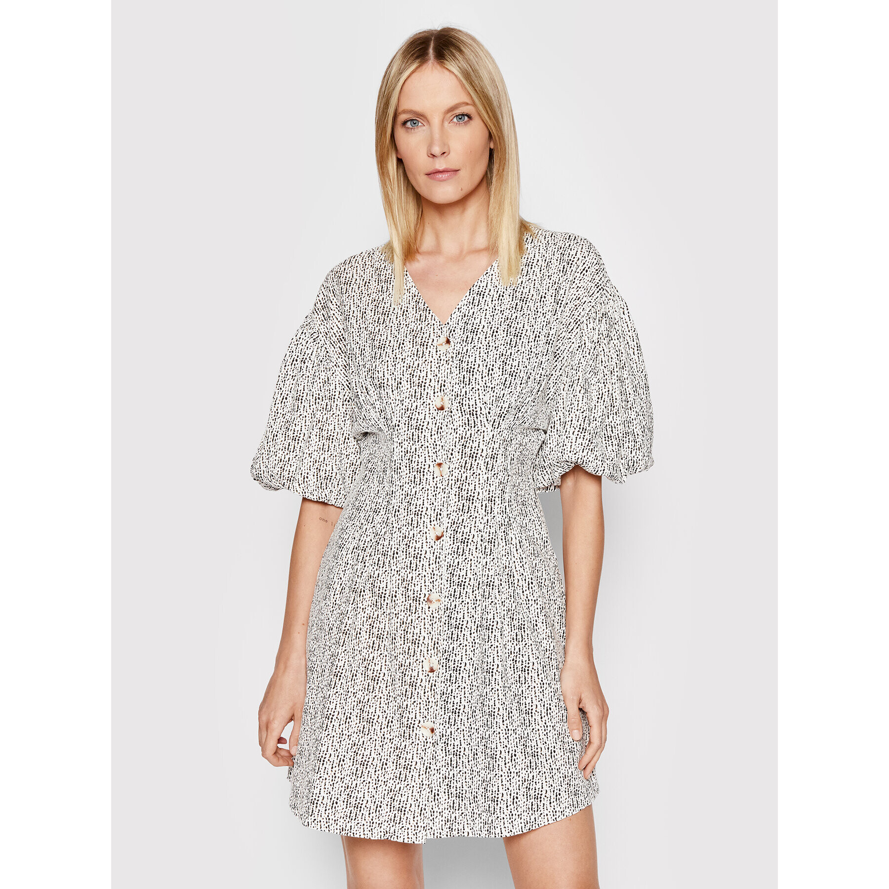 Vila Ежедневна рокля Chellie 14073361 Бял Regular Fit - Pepit.bg