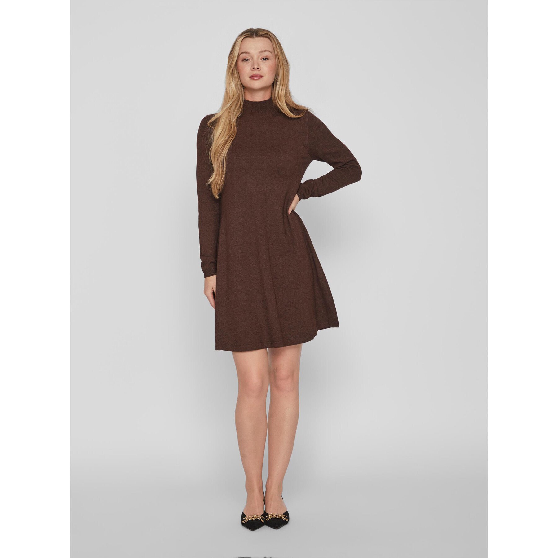 Vila Плетена рокля Comfy 14087511 Кафяв Regular Fit - Pepit.bg