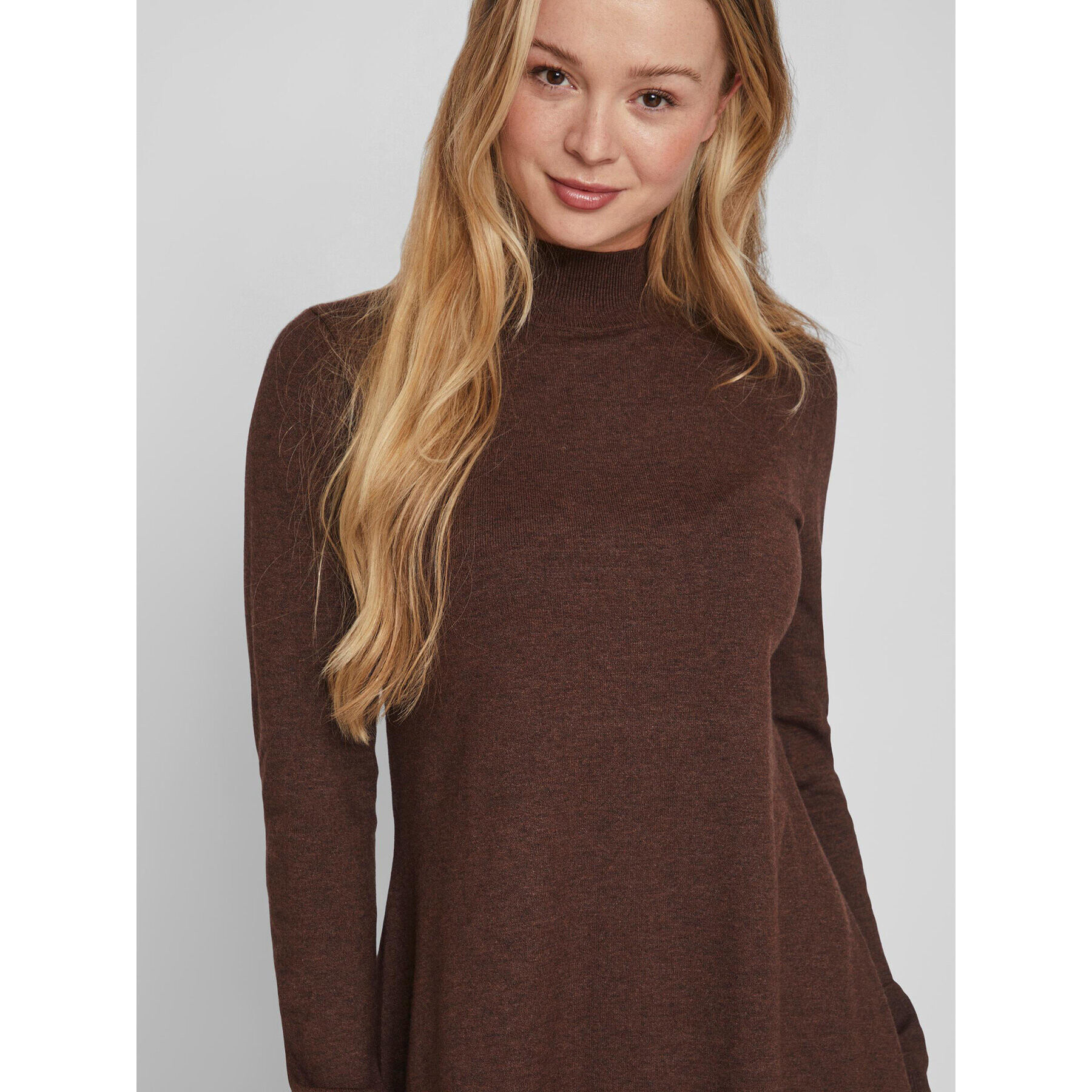 Vila Плетена рокля Comfy 14087511 Кафяв Regular Fit - Pepit.bg