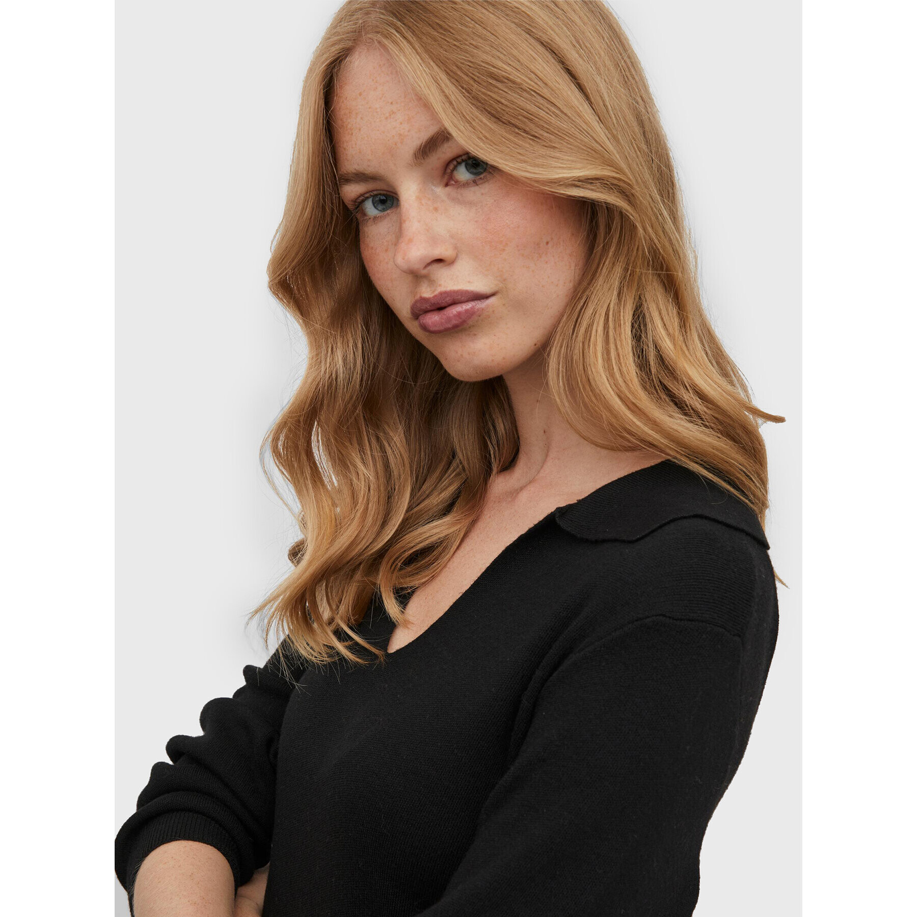 Vila Плетена рокля Marla 14076044 Черен Regular Fit - Pepit.bg