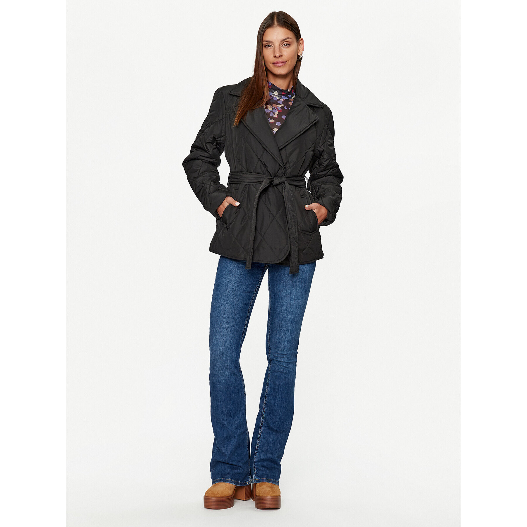 Vila Пухено яке Dita 14087604 Черен Regular Fit - Pepit.bg
