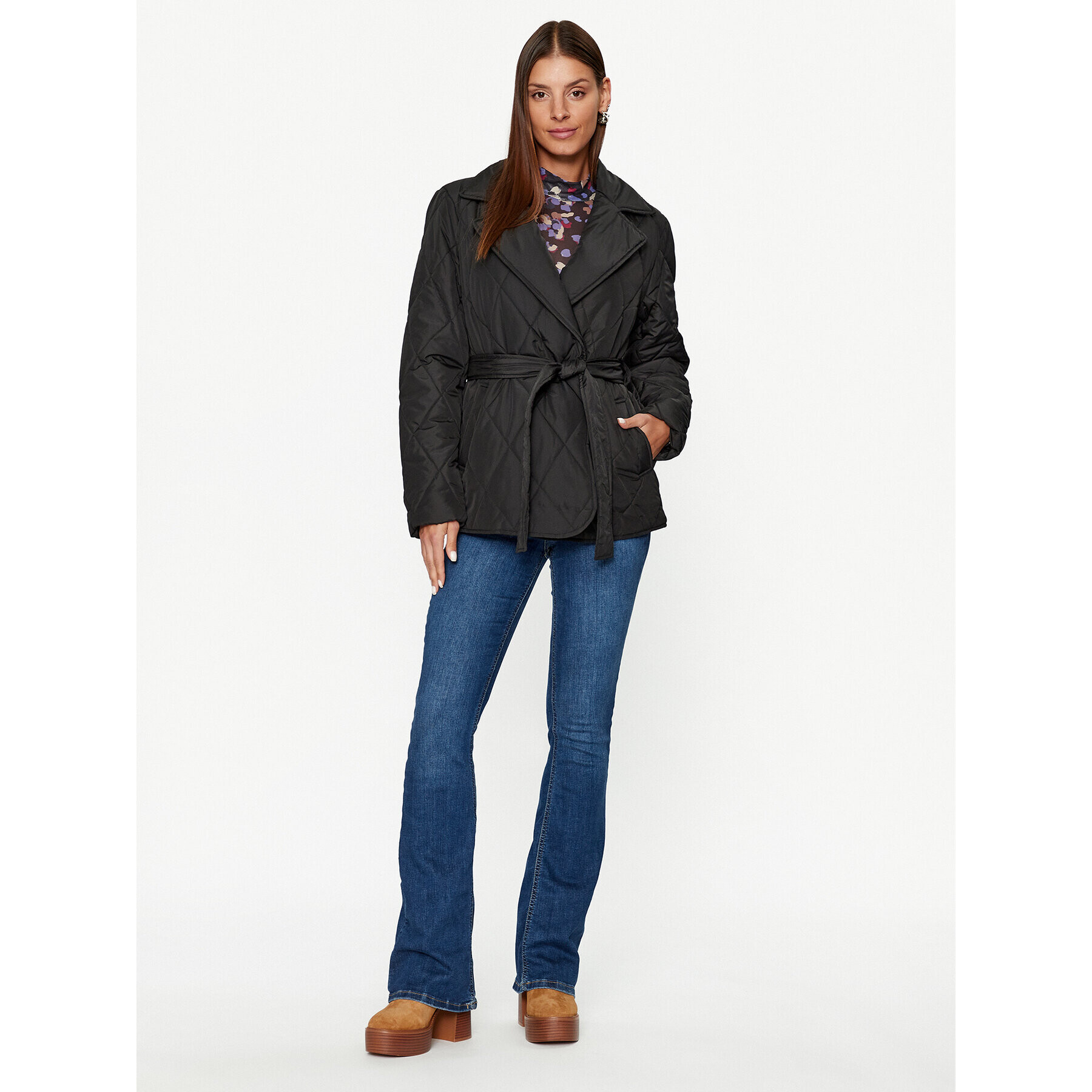 Vila Пухено яке Dita 14087604 Черен Regular Fit - Pepit.bg