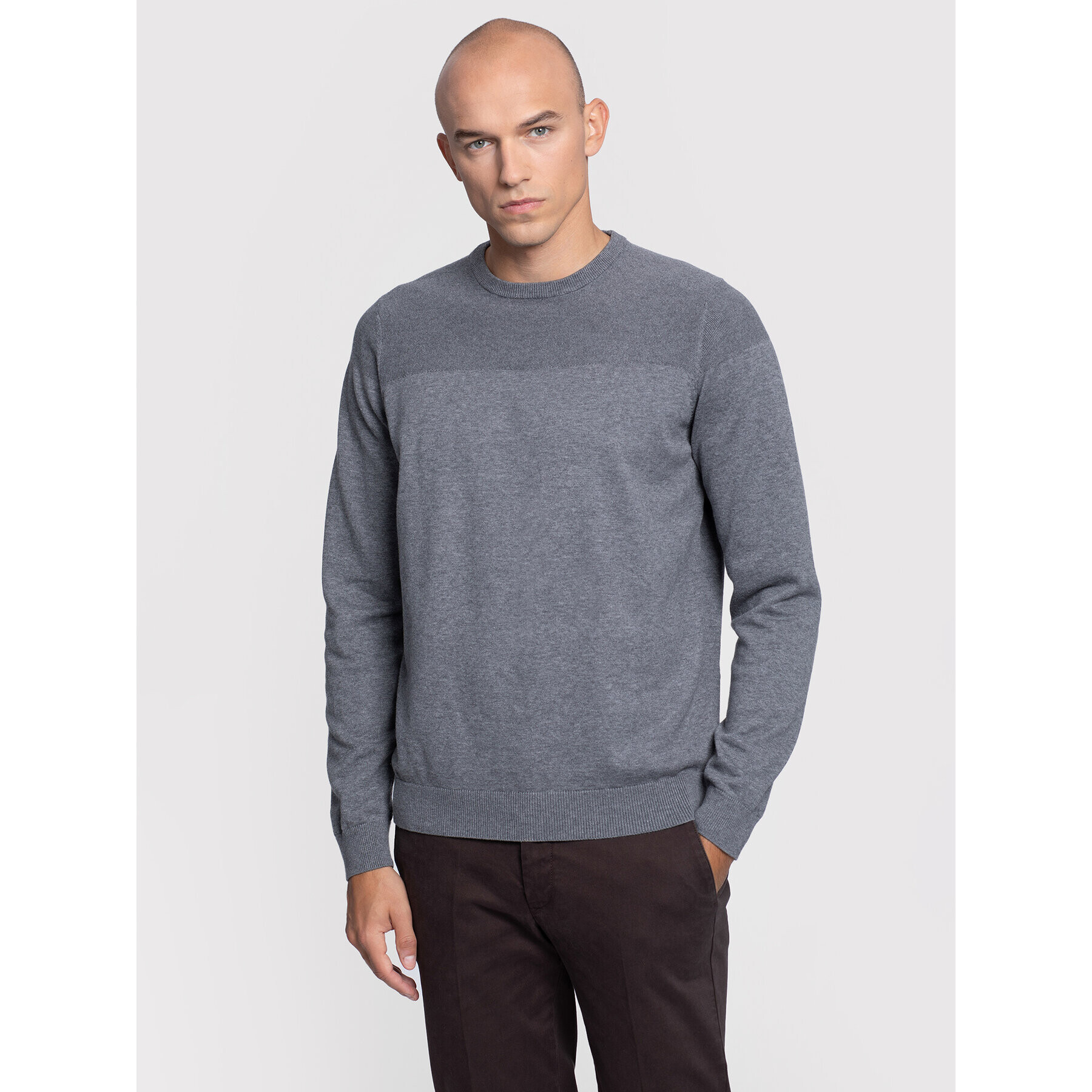 Vistula Пуловер Eskil Bis XA0908 Сив Regular Fit - Pepit.bg