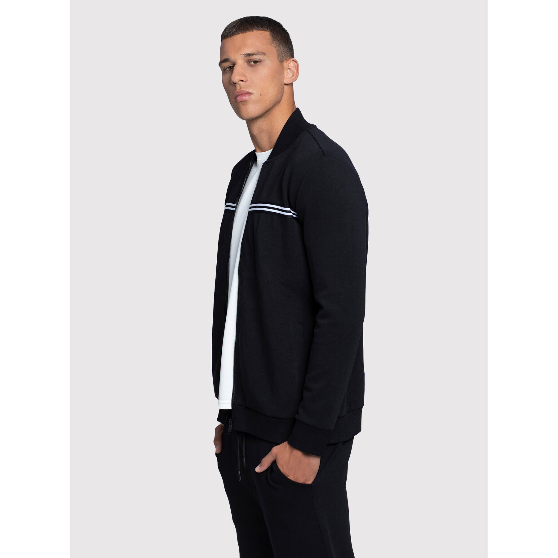 Vistula Суитшърт Bastien XA0783 Черен Regular Fit - Pepit.bg