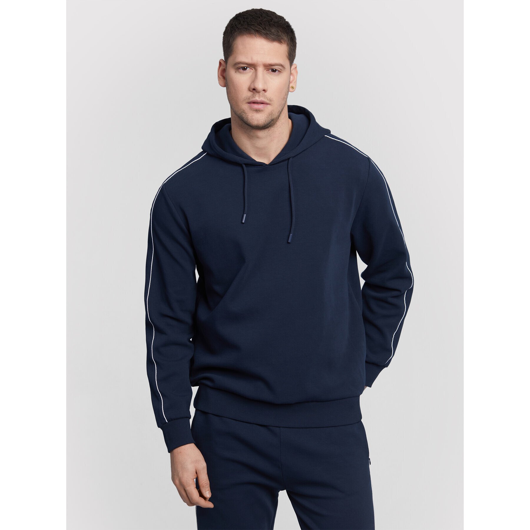 Vistula Суитшърт Sweeney XA1029 Тъмносин Regular Fit - Pepit.bg