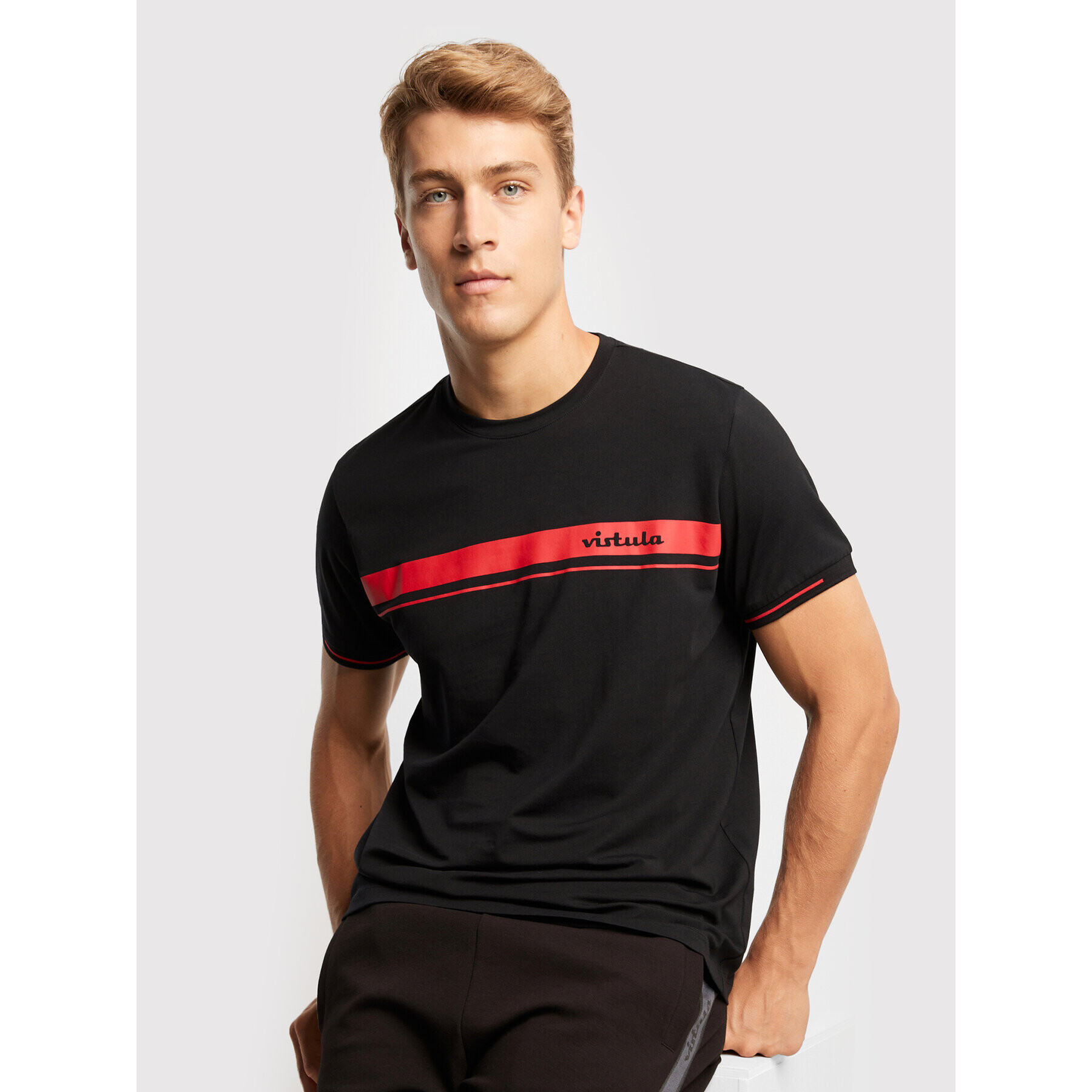 Vistula Тишърт Guntonn XA1520 Черен Regular Fit - Pepit.bg