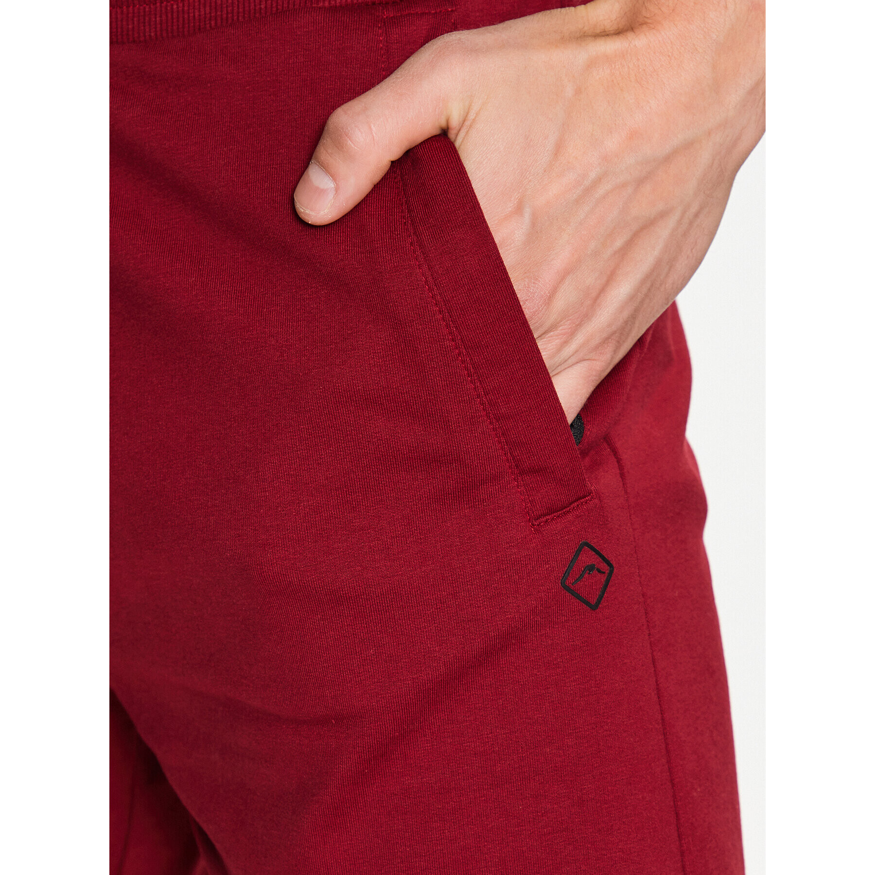 Volcano Спортни шорти N-Tando M44081 Червен Regular Fit - Pepit.bg
