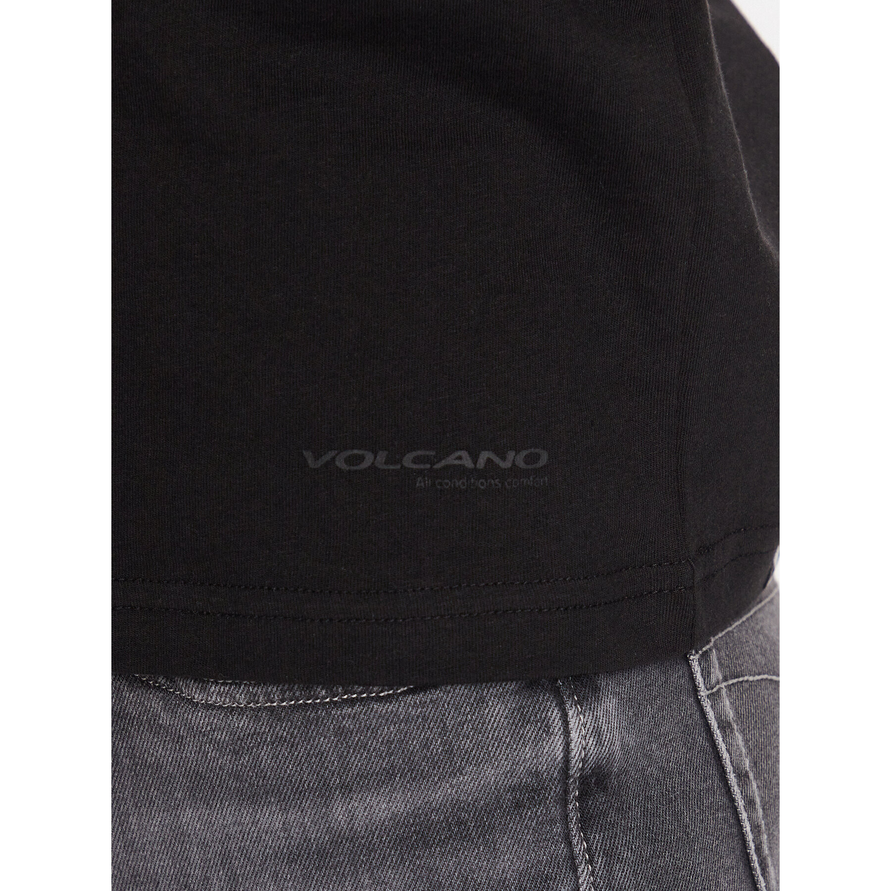 Volcano Тишърт Slit M02370-S23 Черен Regular Fit - Pepit.bg
