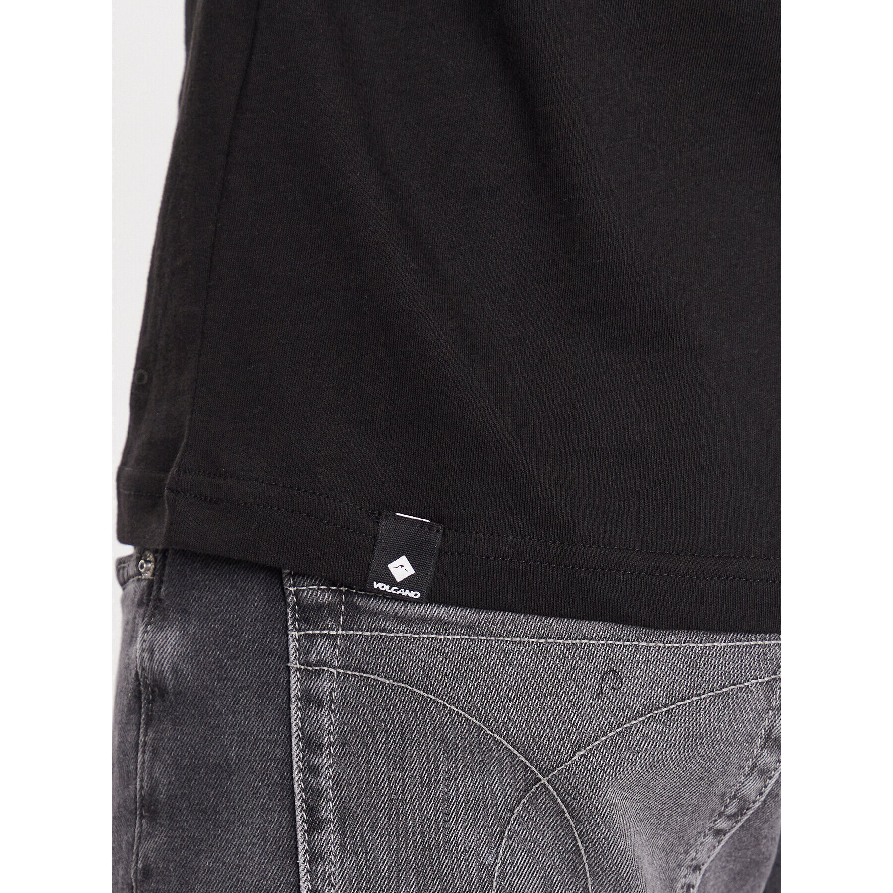 Volcano Тишърт Slit M02370-S23 Черен Regular Fit - Pepit.bg