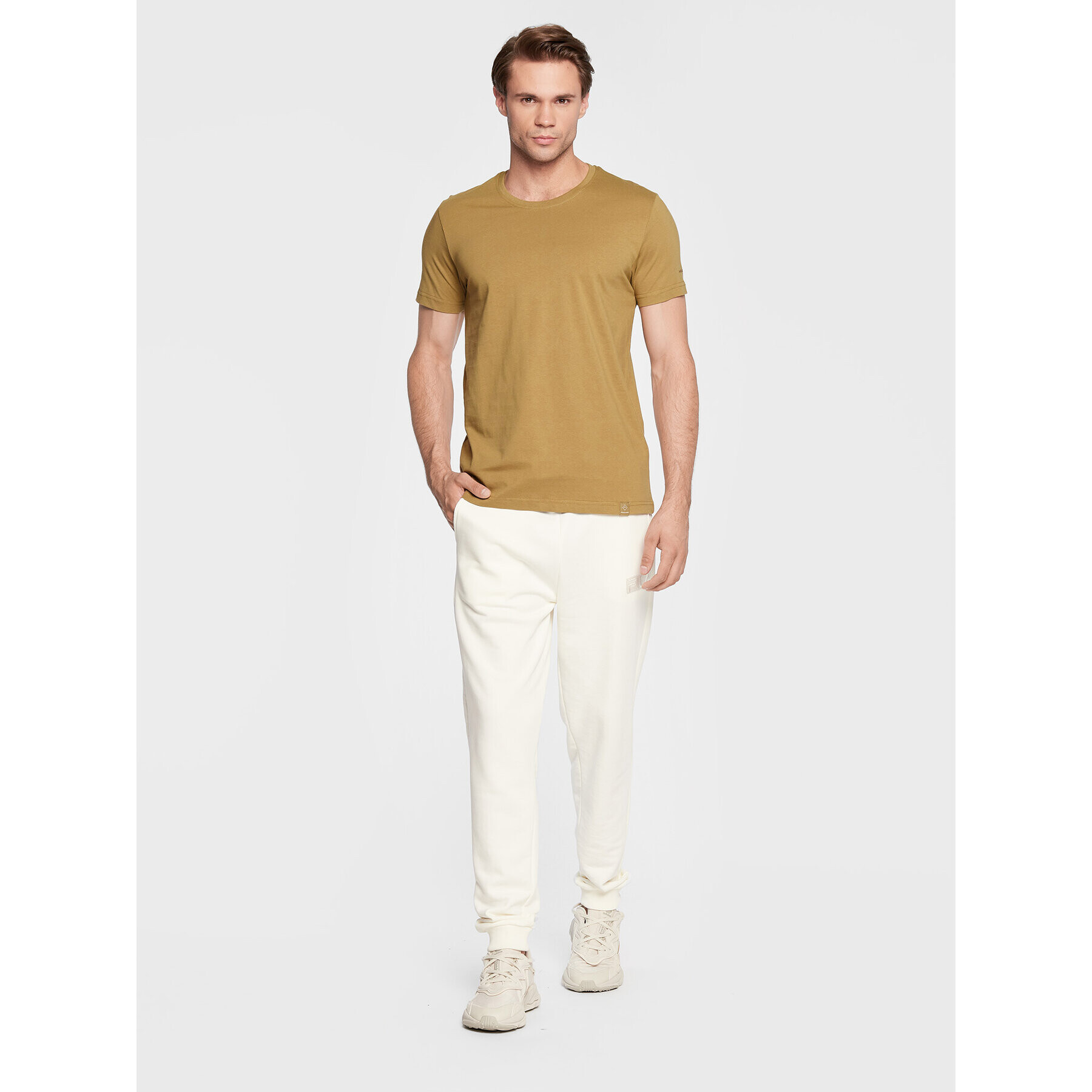 Volcano Тишърт T-Basic M02056-W23 Бежов Regular Fit - Pepit.bg