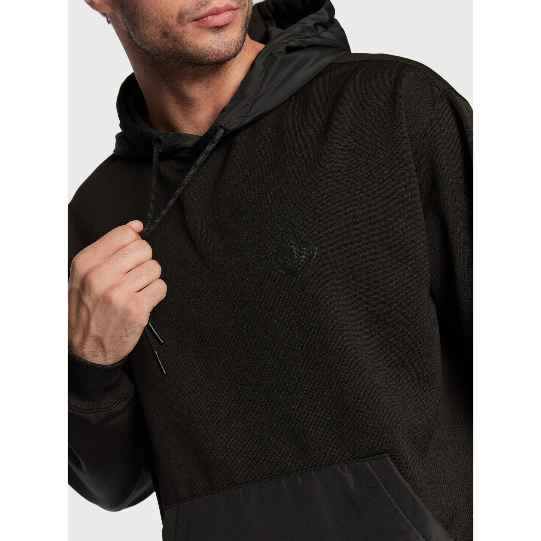 Volcom Суитшърт Iconic Tech A4132200 Черен Regular Fit - Pepit.bg