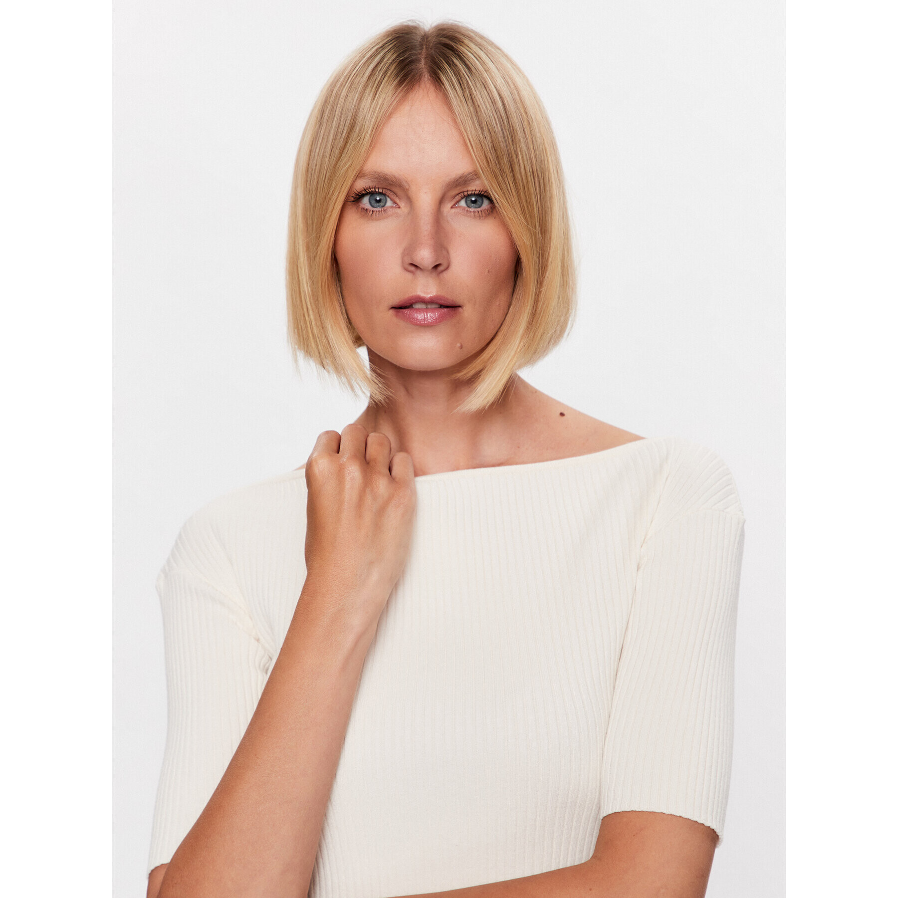 Weekend Max Mara Блуза Soraia 23536606 Екрю Slim Fit - Pepit.bg