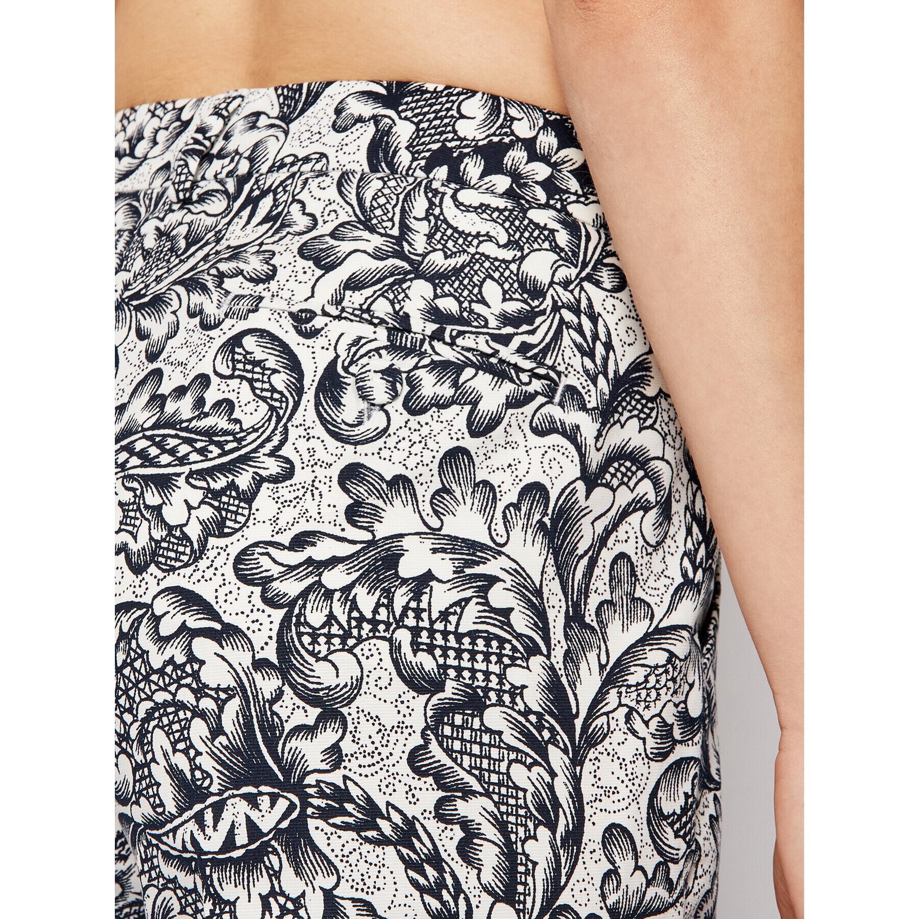 Weekend Max Mara Чино панталони Esule 51361219 Бял Slim Fit - Pepit.bg