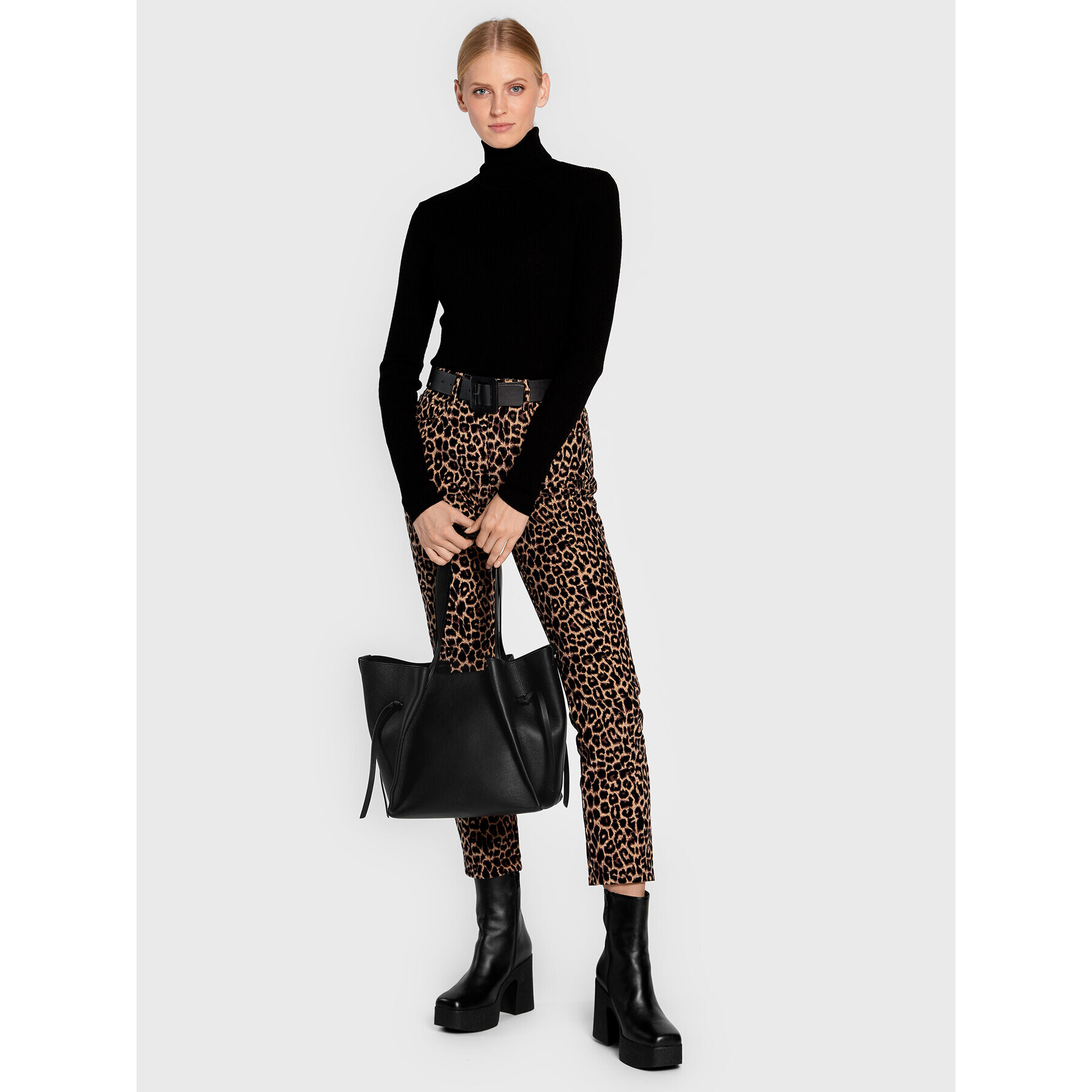Weekend Max Mara Дамска чанта Dondolo 55111424600 Черен - Pepit.bg