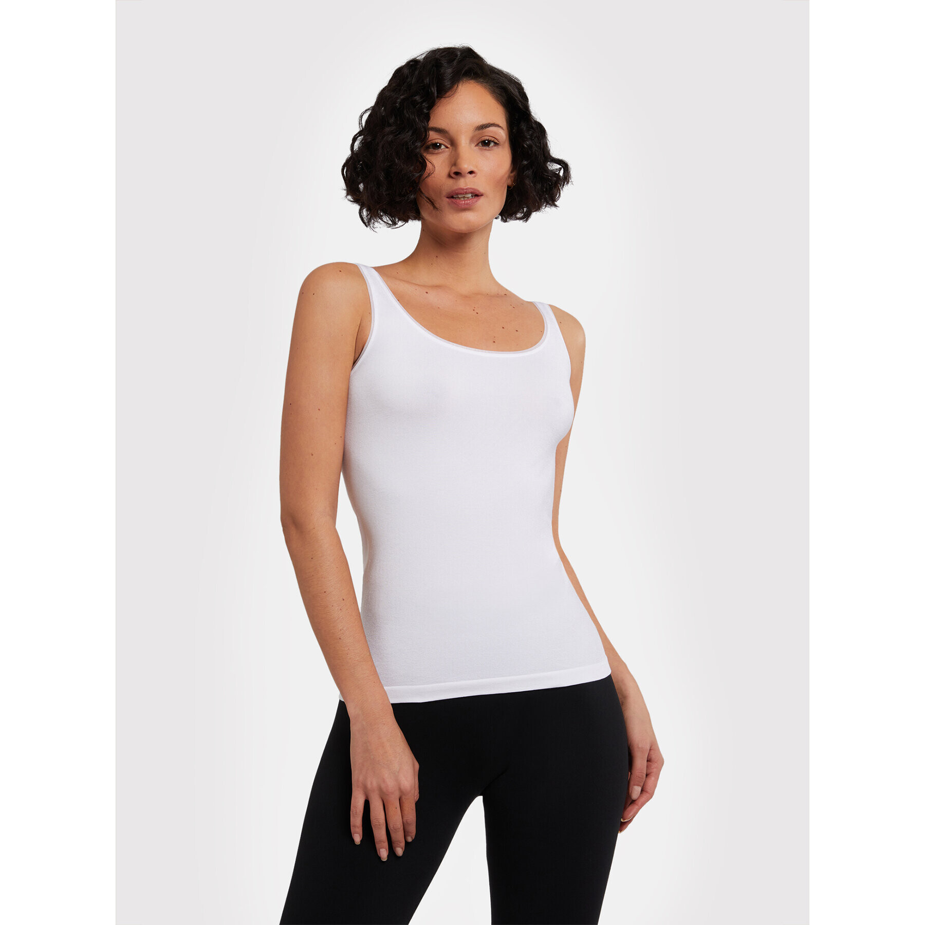 Wolford топ Jamaika 55035 Бял Close Fit - Pepit.bg