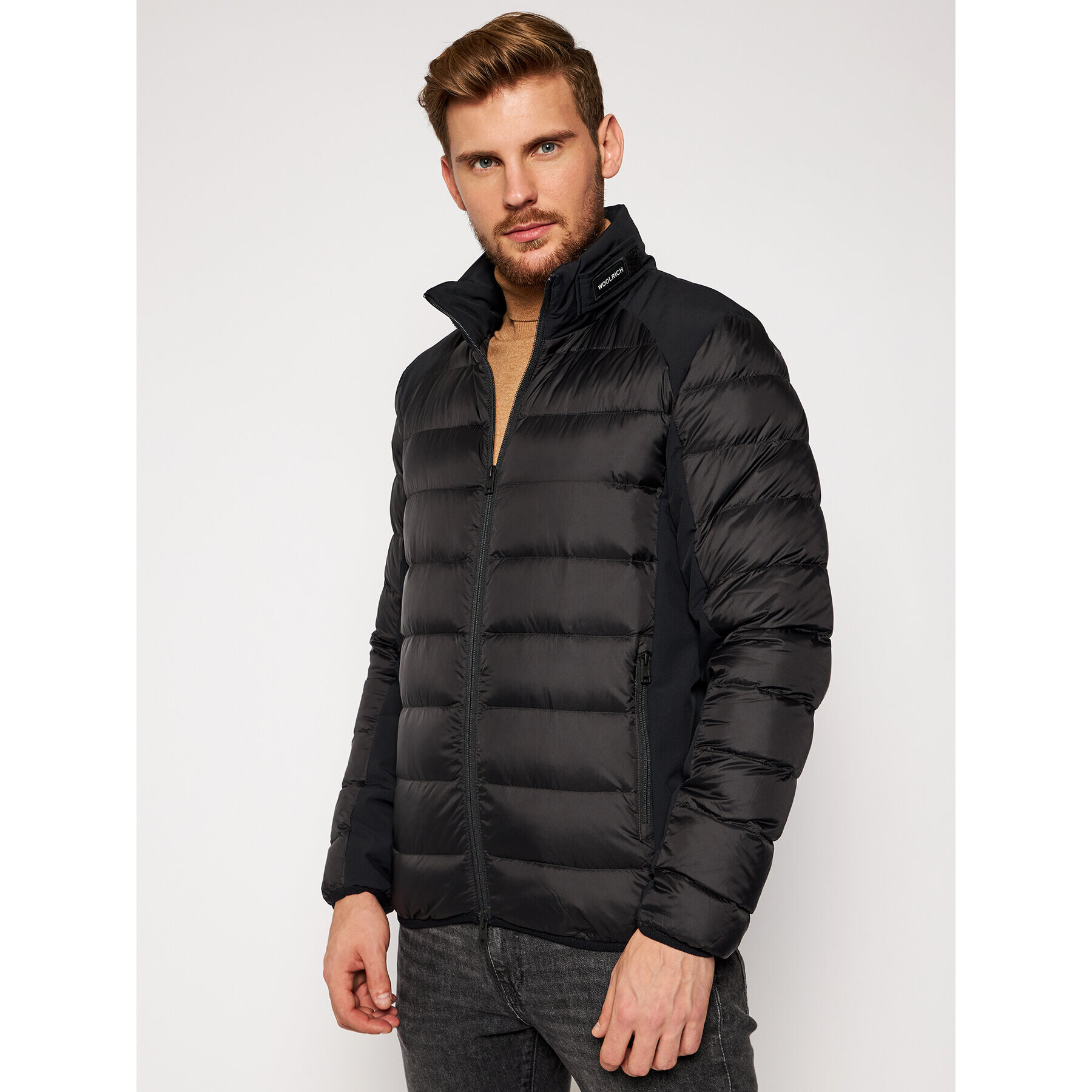 Woolrich Пухено яке Tech Graphene CFWOOU0330MR UT2492 Черен Regular Fit - Pepit.bg