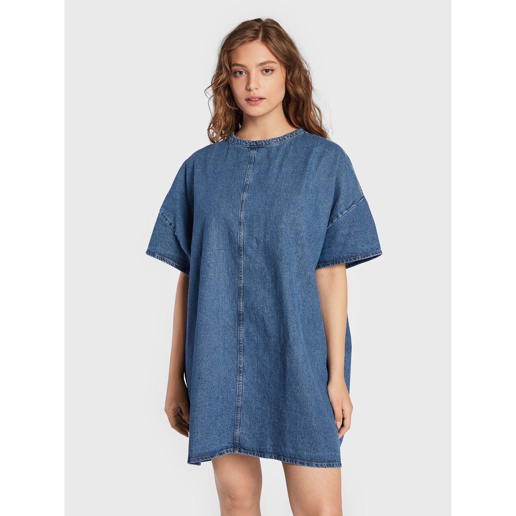 Wrangler Дънкова рокля Denim W9P1LLX8E Син Oversize - Pepit.bg