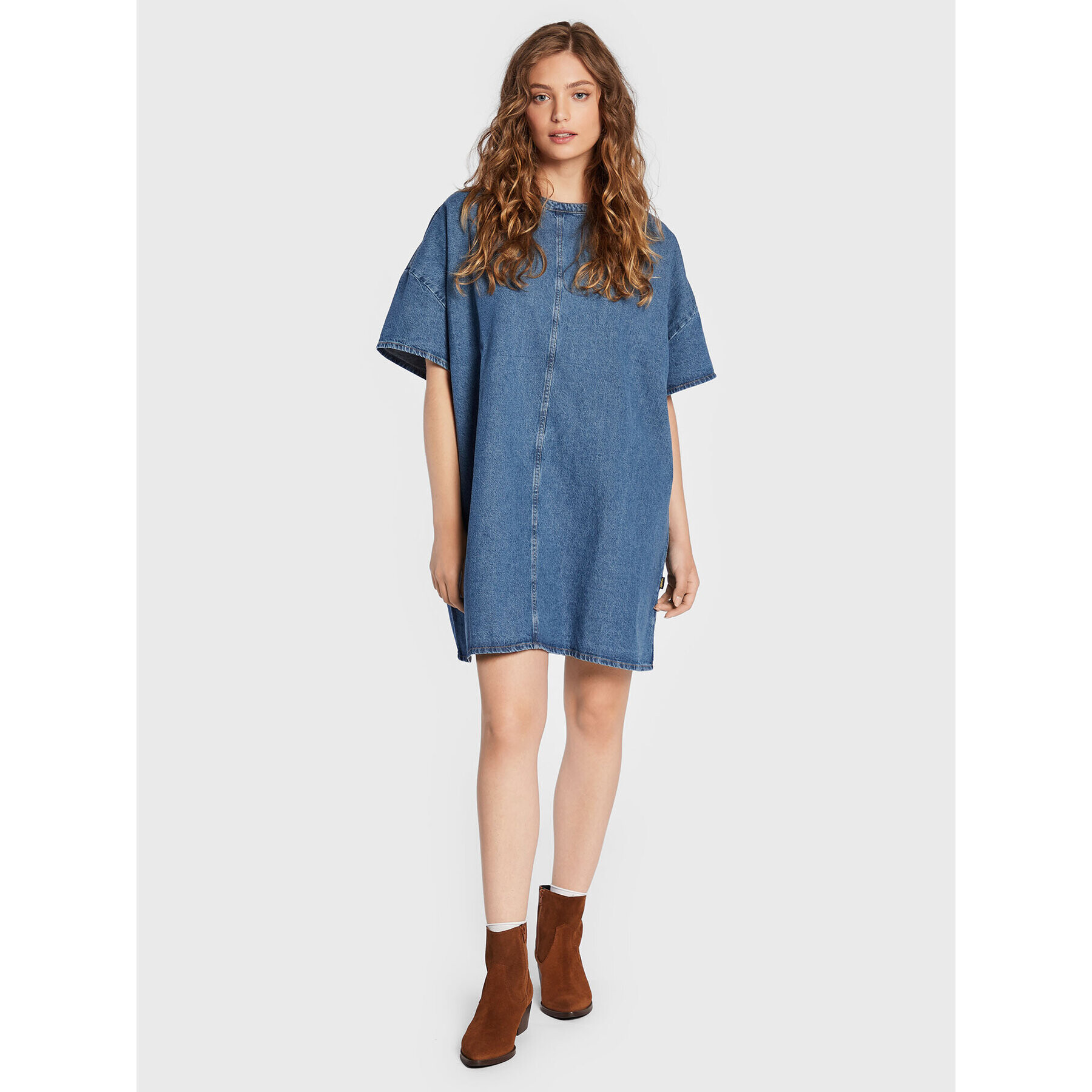 Wrangler Дънкова рокля Denim W9P1LLX8E Син Oversize - Pepit.bg