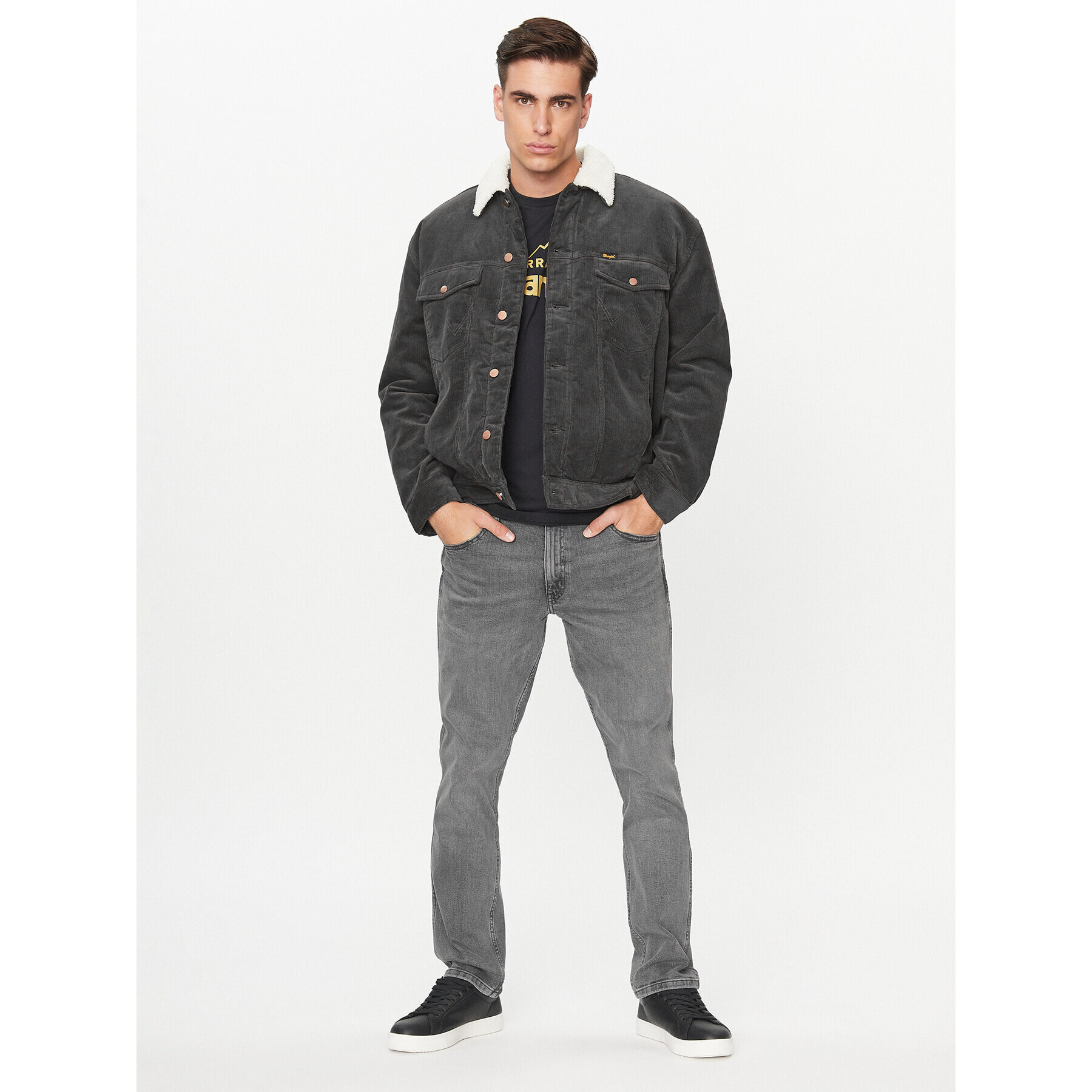 Wrangler Преходно яке Anti Fit 112341244 Черен Regular Fit - Pepit.bg