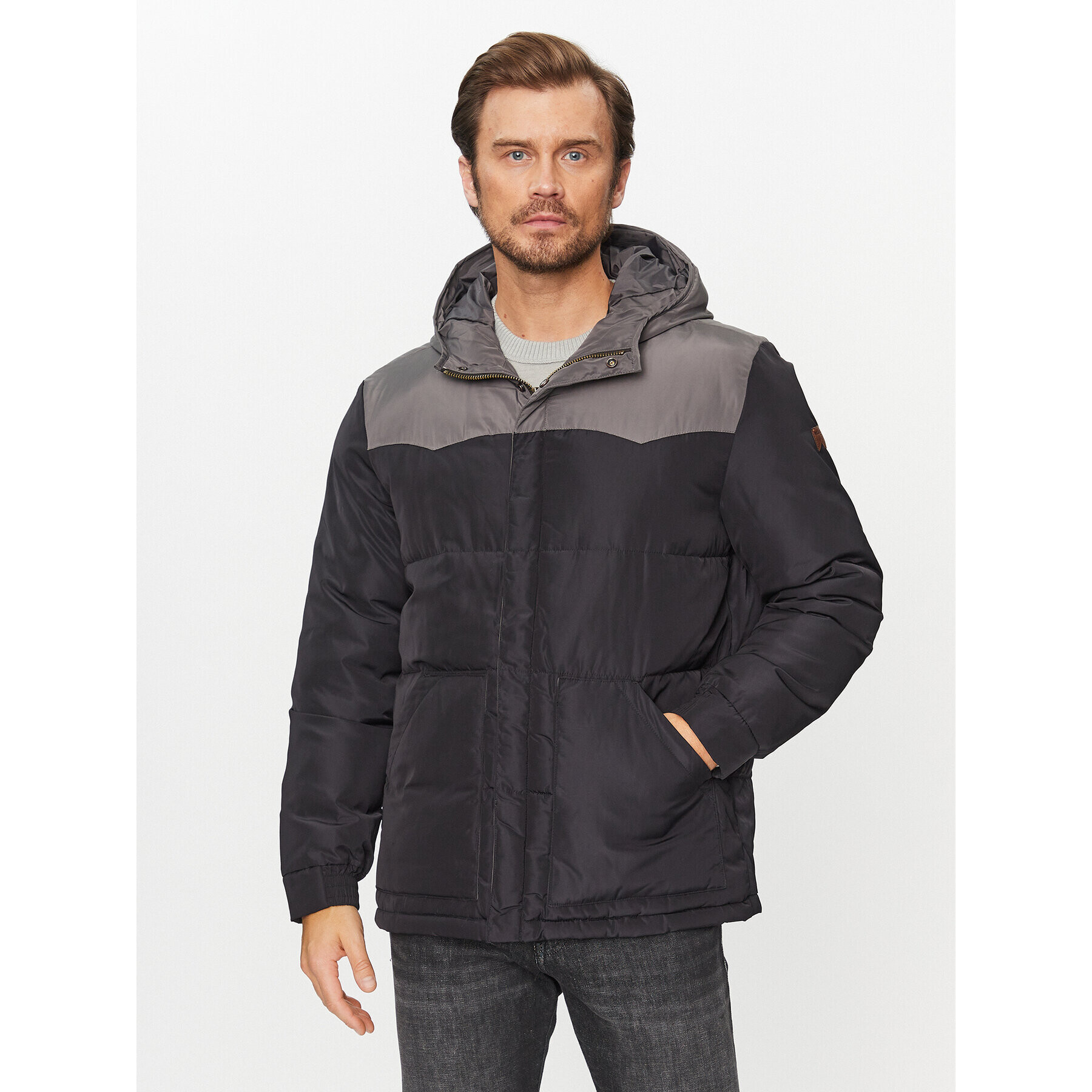 Wrangler Пухено яке 112341040 Черен Regular Fit - Pepit.bg