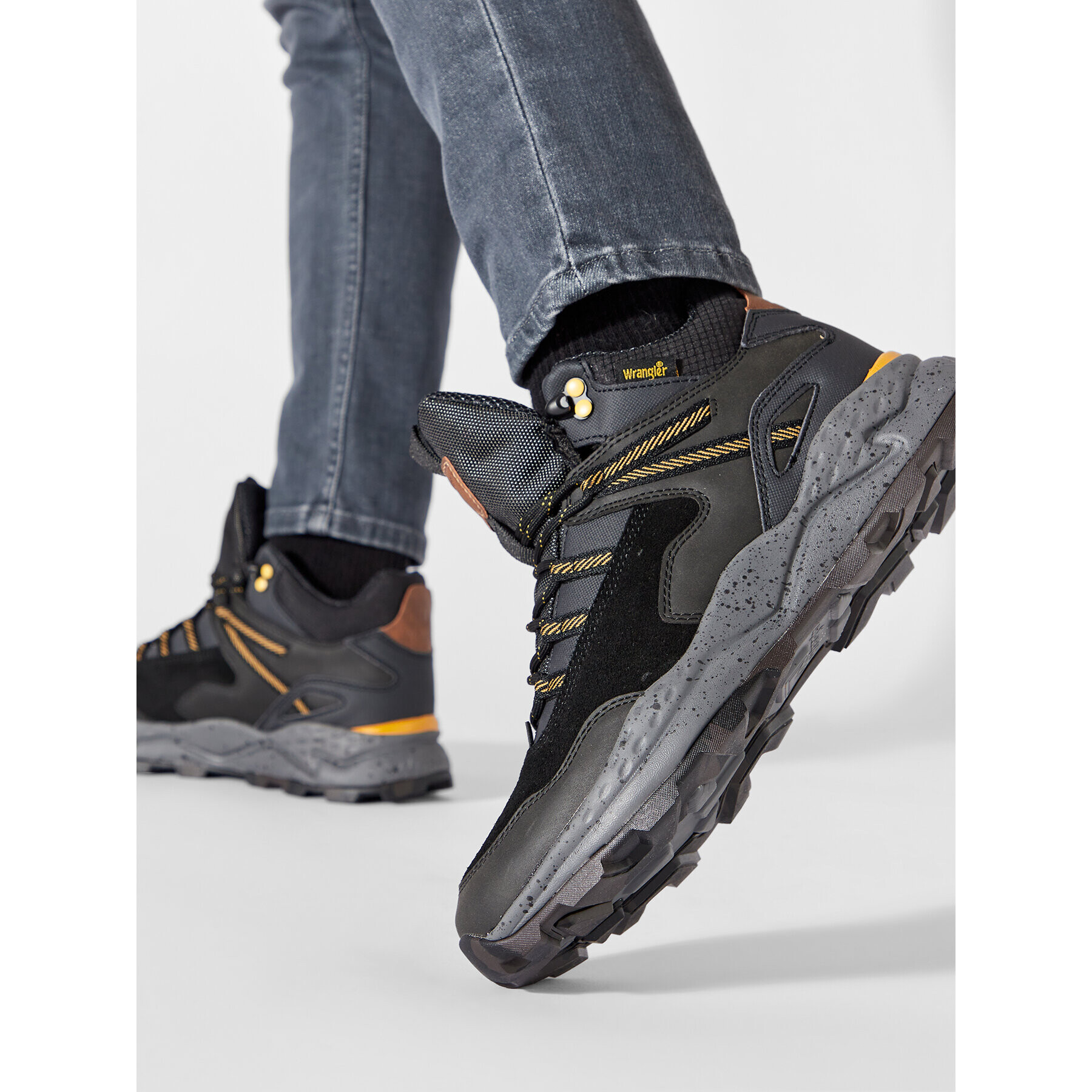 Wrangler Сникърси Crossy Mid WM22141A Черен - Pepit.bg