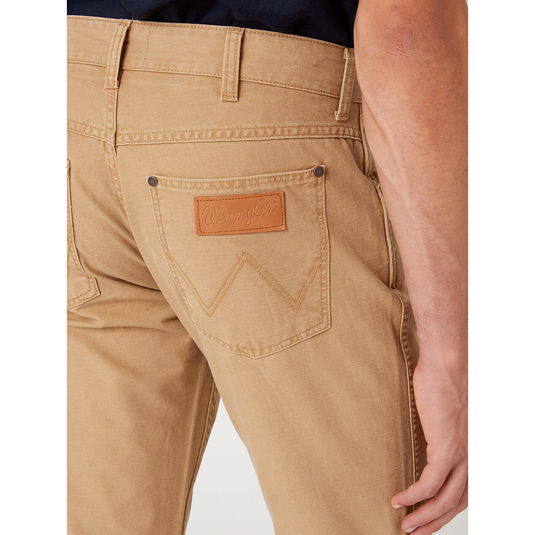 Wrangler Текстилни панталони Greensboro W15QDRC20 112334233 Бежов Straight Leg - Pepit.bg