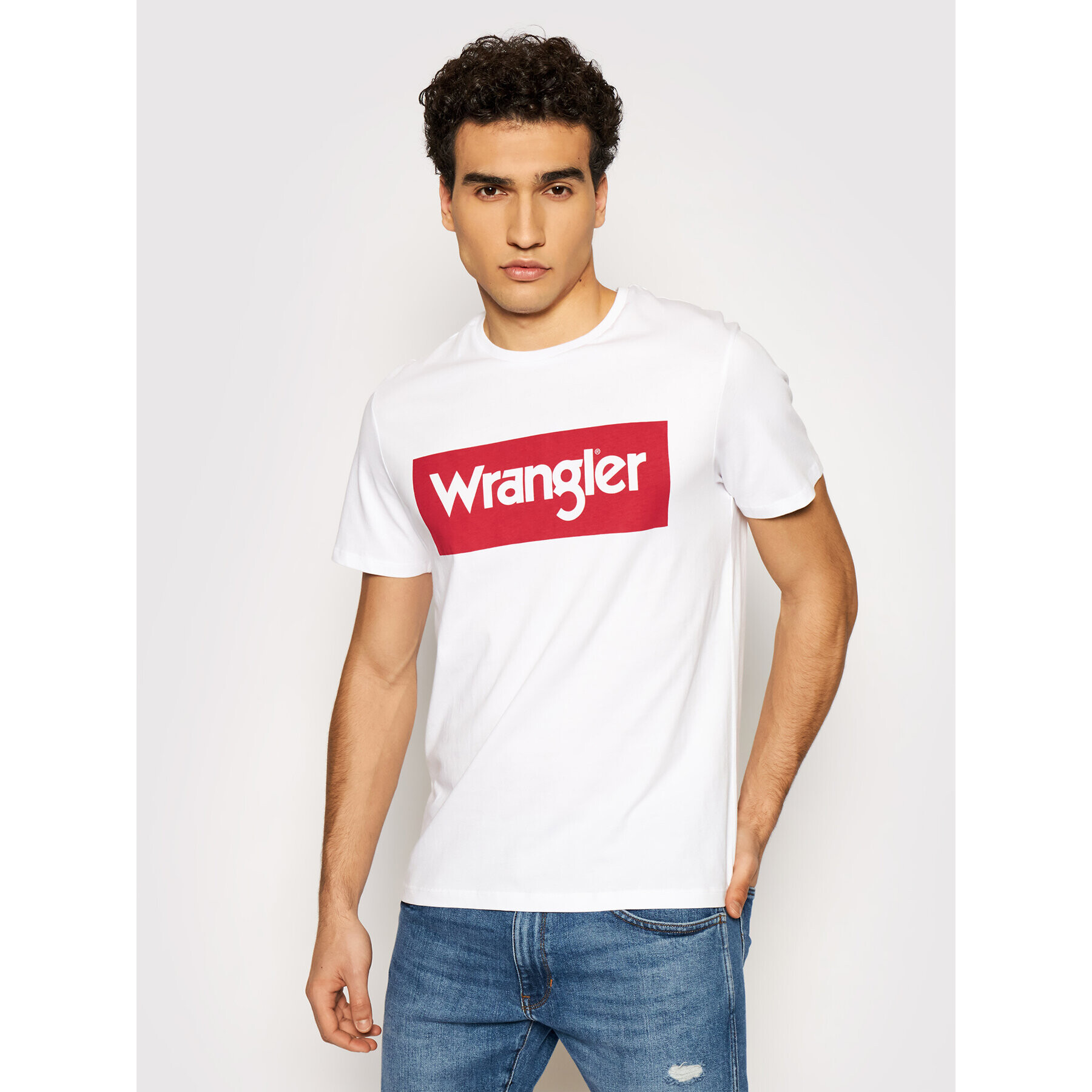 Wrangler Тишърт Logo Tee W742FK989 Бял Regular Fit - Pepit.bg