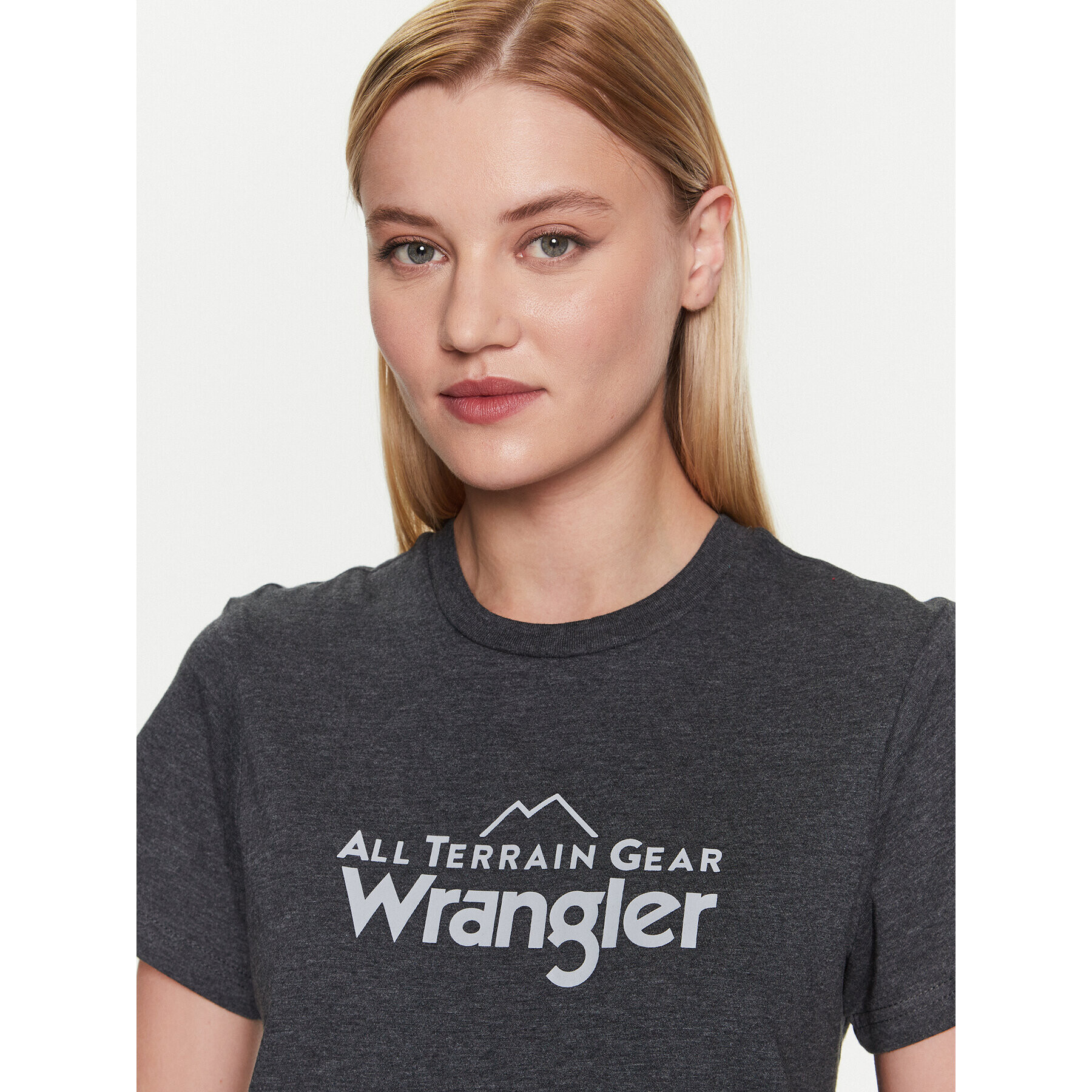Wrangler Тишърт Logo Tee WC5FGEB00 112326375 Сив Regular Fit - Pepit.bg